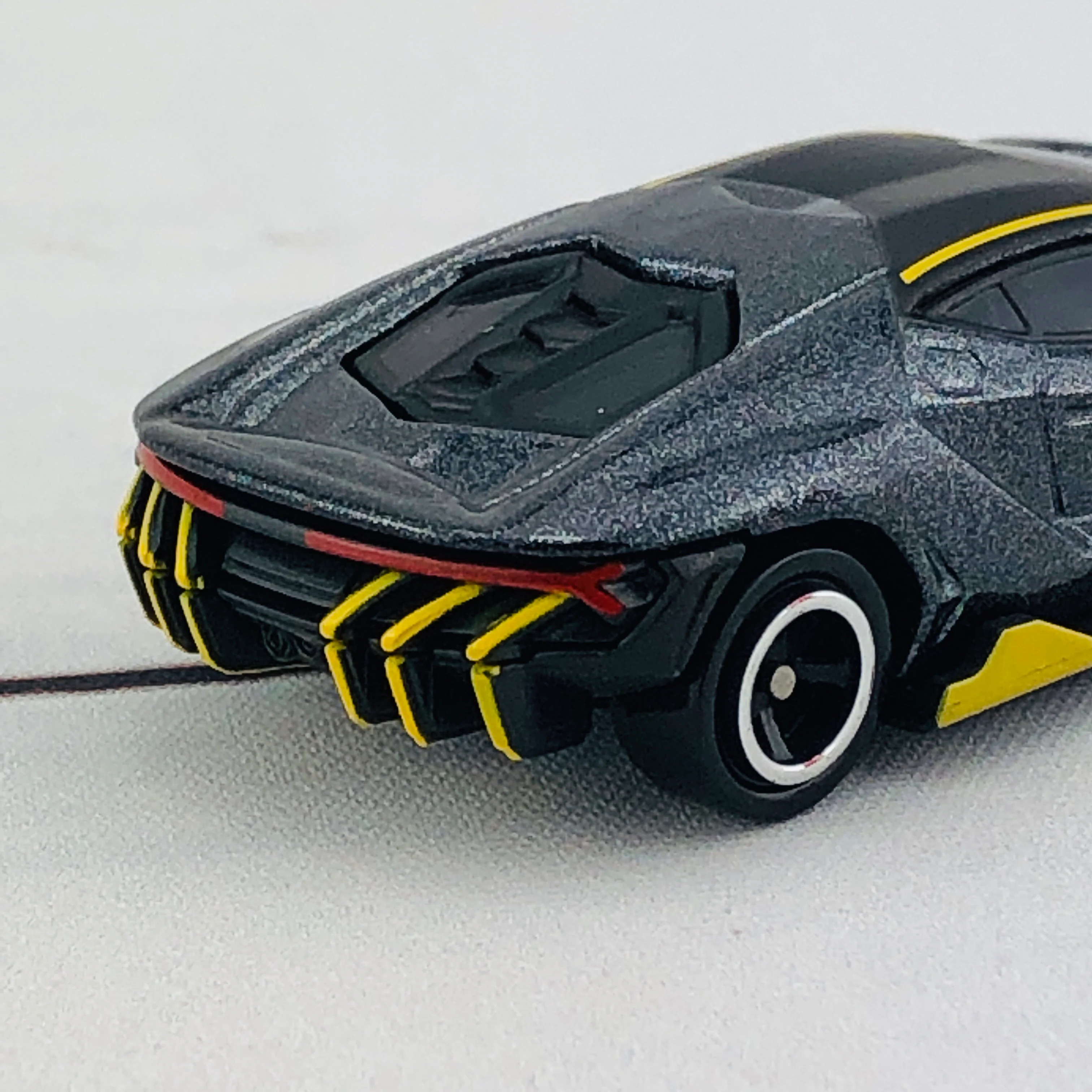 Tomica 81 Lamborghini Centenario - Image 6