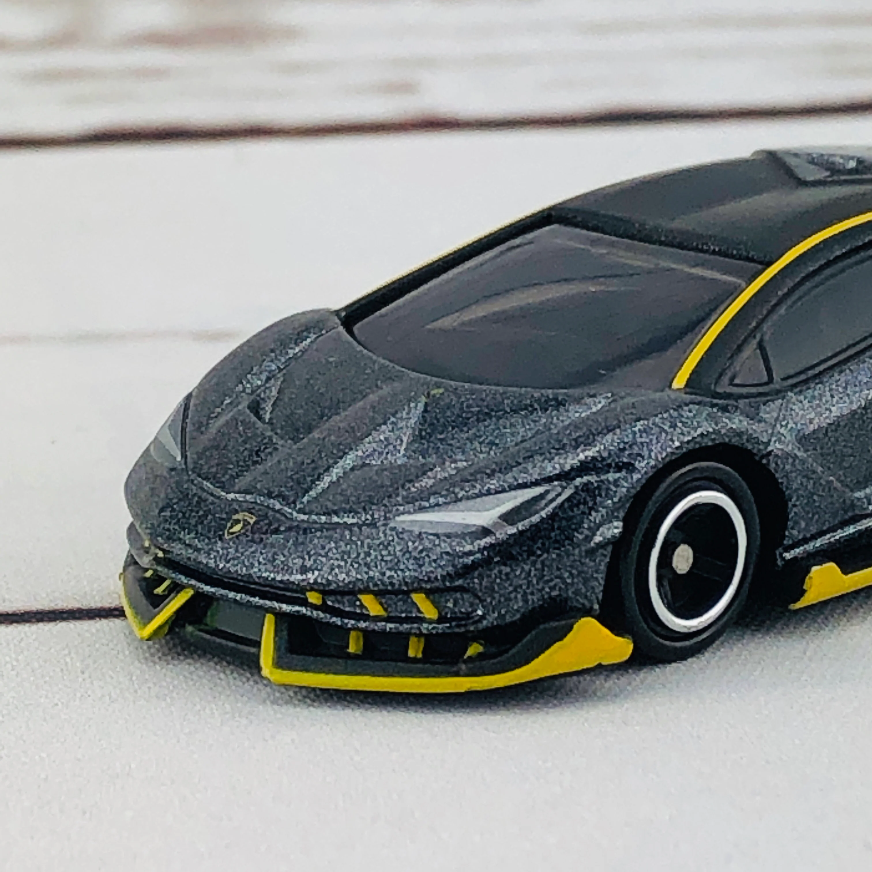 Tomica 81 Lamborghini Centenario - Image 9