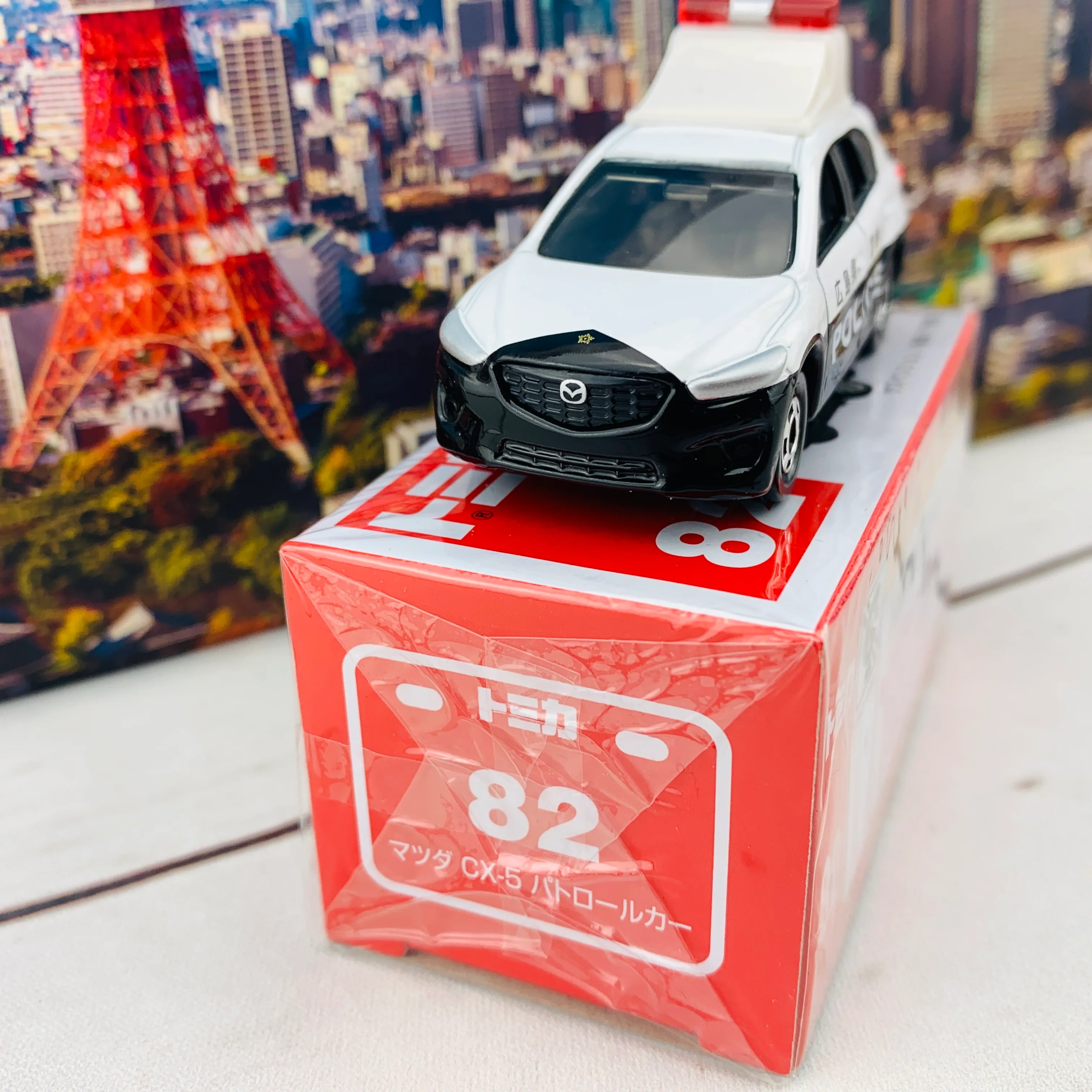 TOMICA 82 Mazda CX-5 Police Car - Image 3
