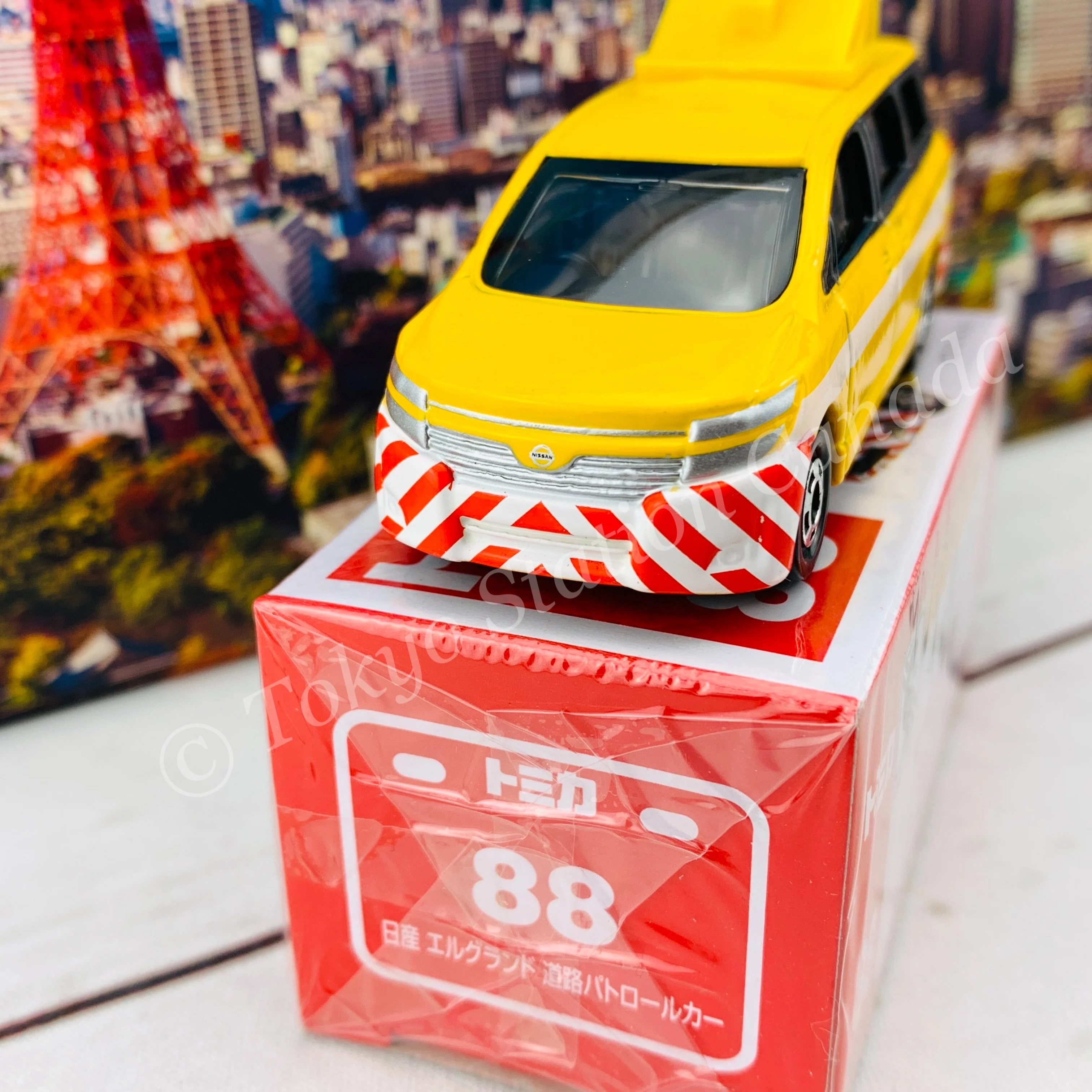 TOMICA 88 Nissan Elgrand Road Patrol Car 4904810843290 - Image 3