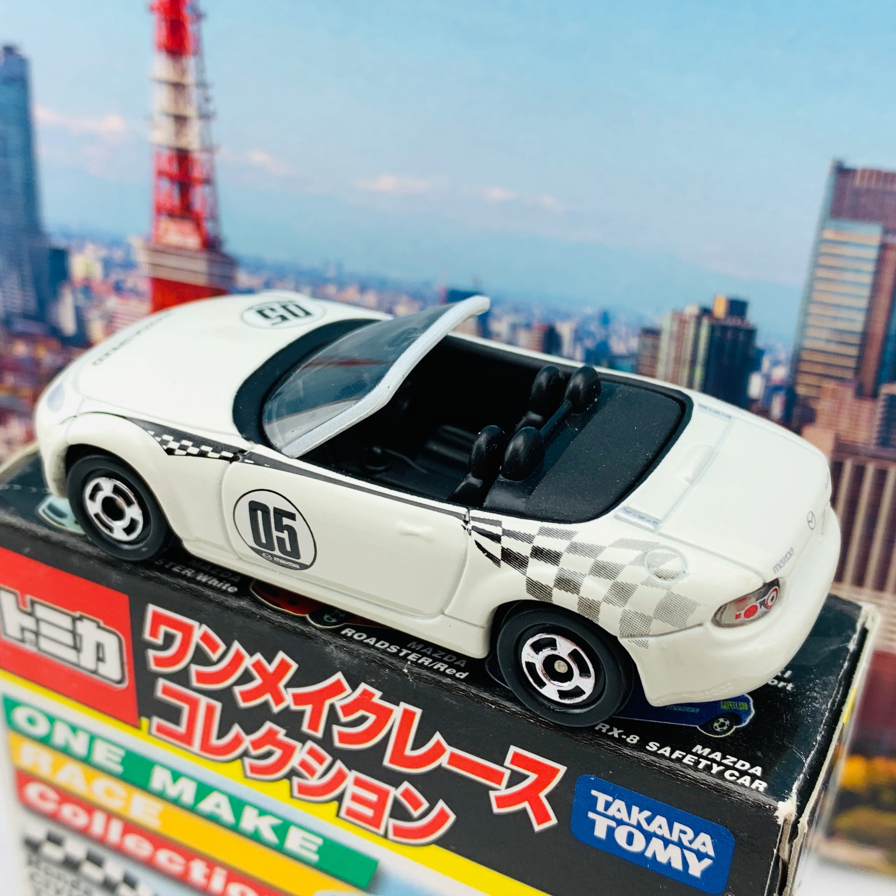 Tomica ONE MAKE RACE Collection Mazda Roadster #05 WHITE - Image 2