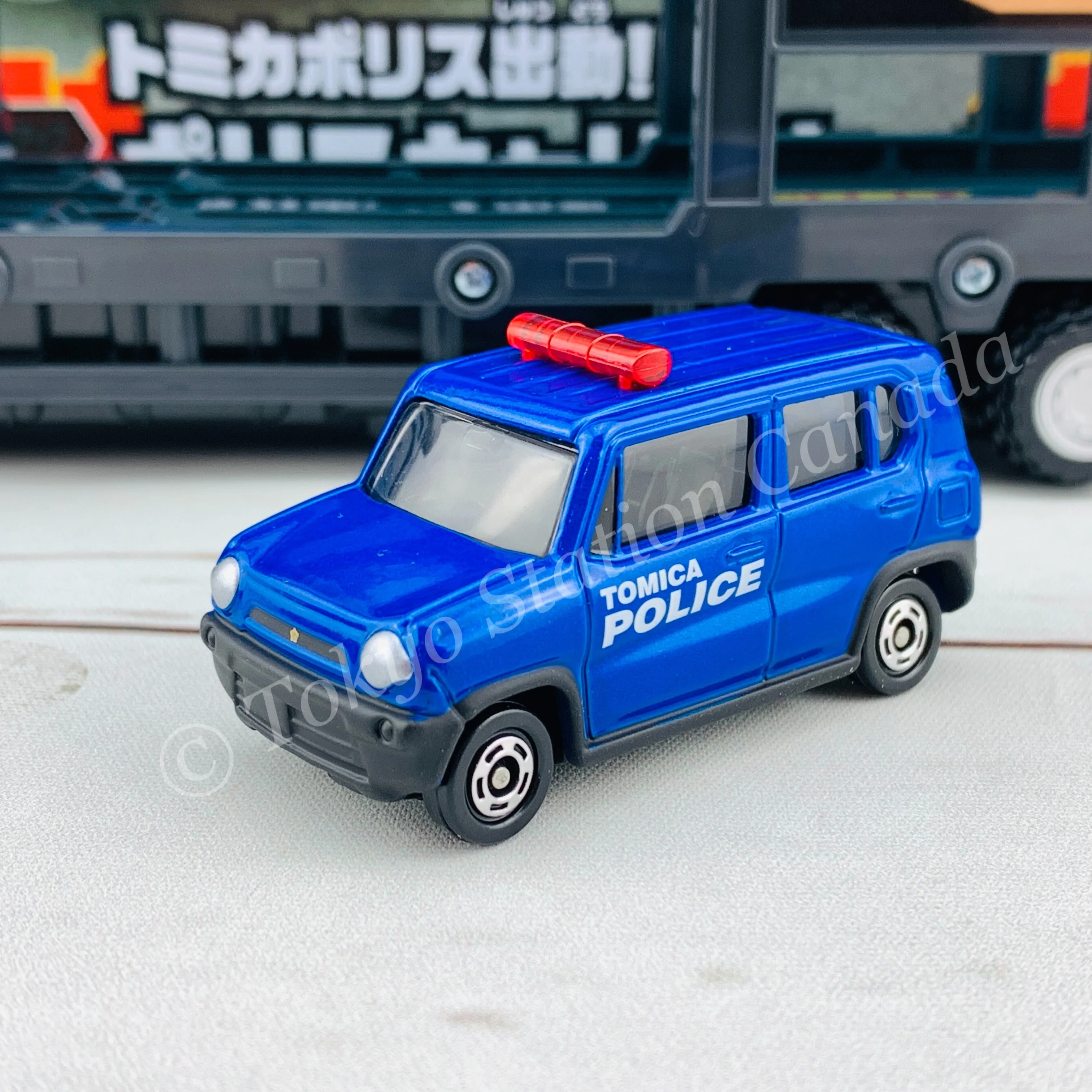 TOMICA Police Car Carrier Set 4904810175988 - Image 3