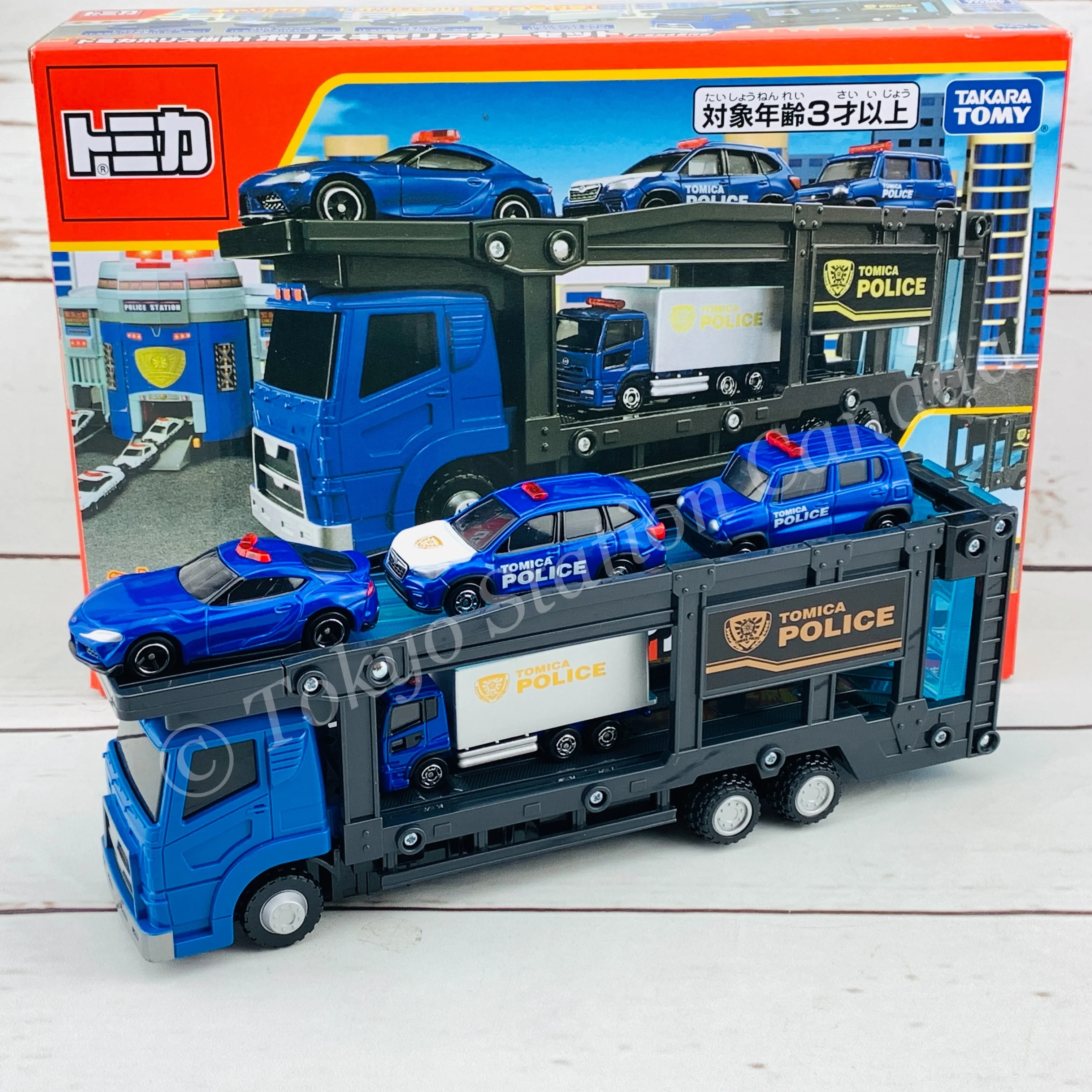 TOMICA Police Car Carrier Set 4904810175988 - Image 6
