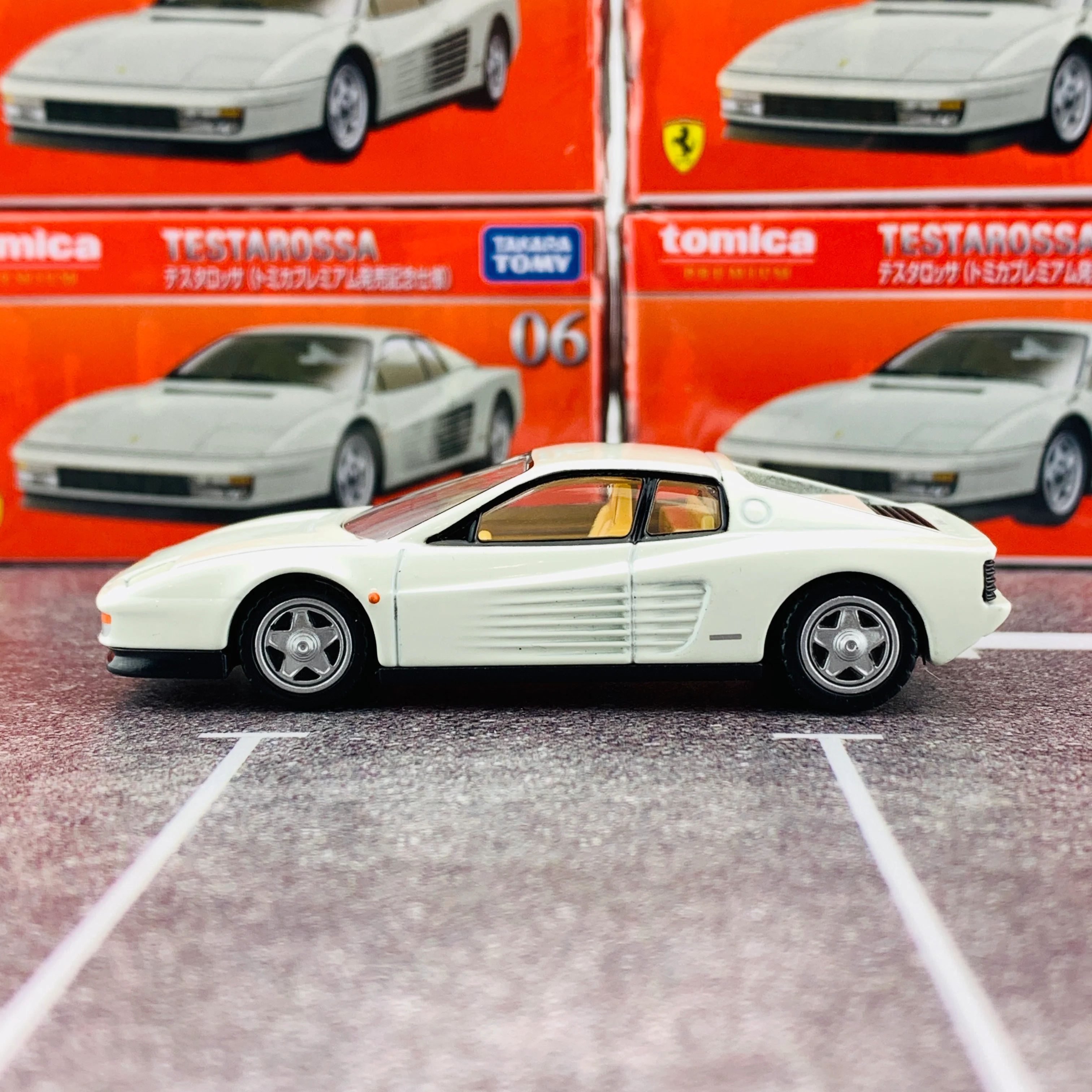 TOMICA PREMIUM 06 TESTAROSSA Limited Edition トミカプレミアム発売記念仕様 (WHITE) - Image 2