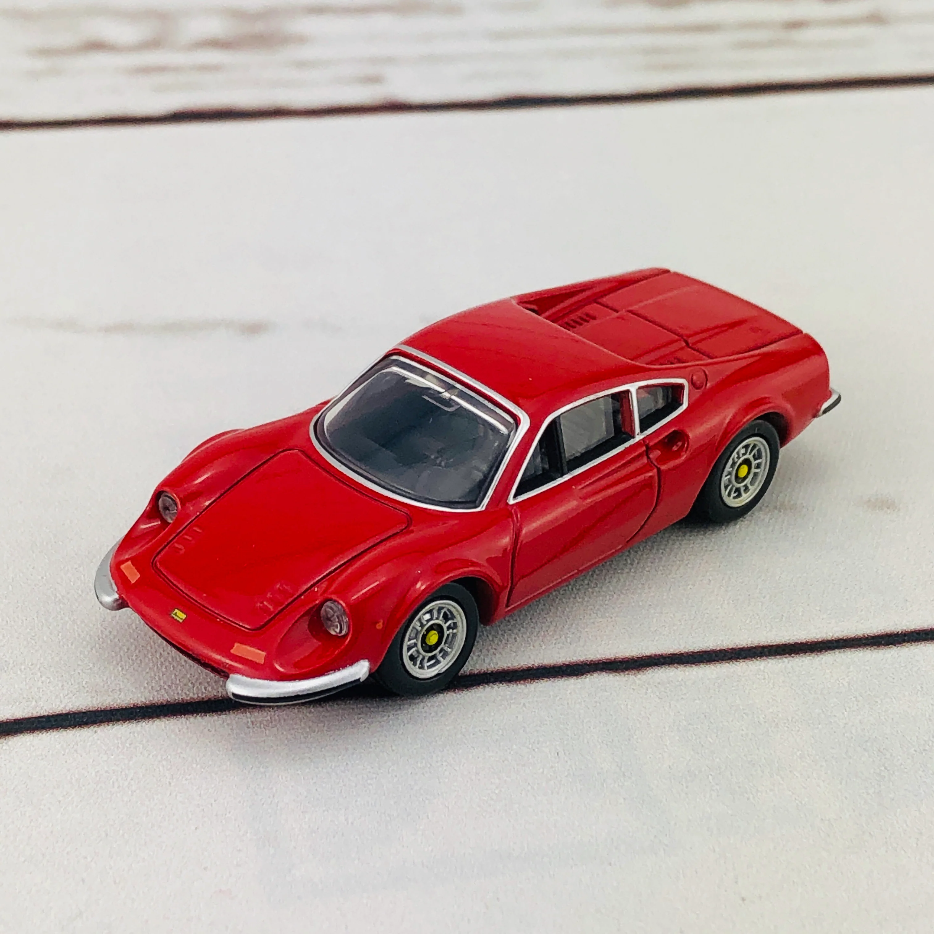 Tomica Premium 13 Ferrari DINO 246 GT - Image 4