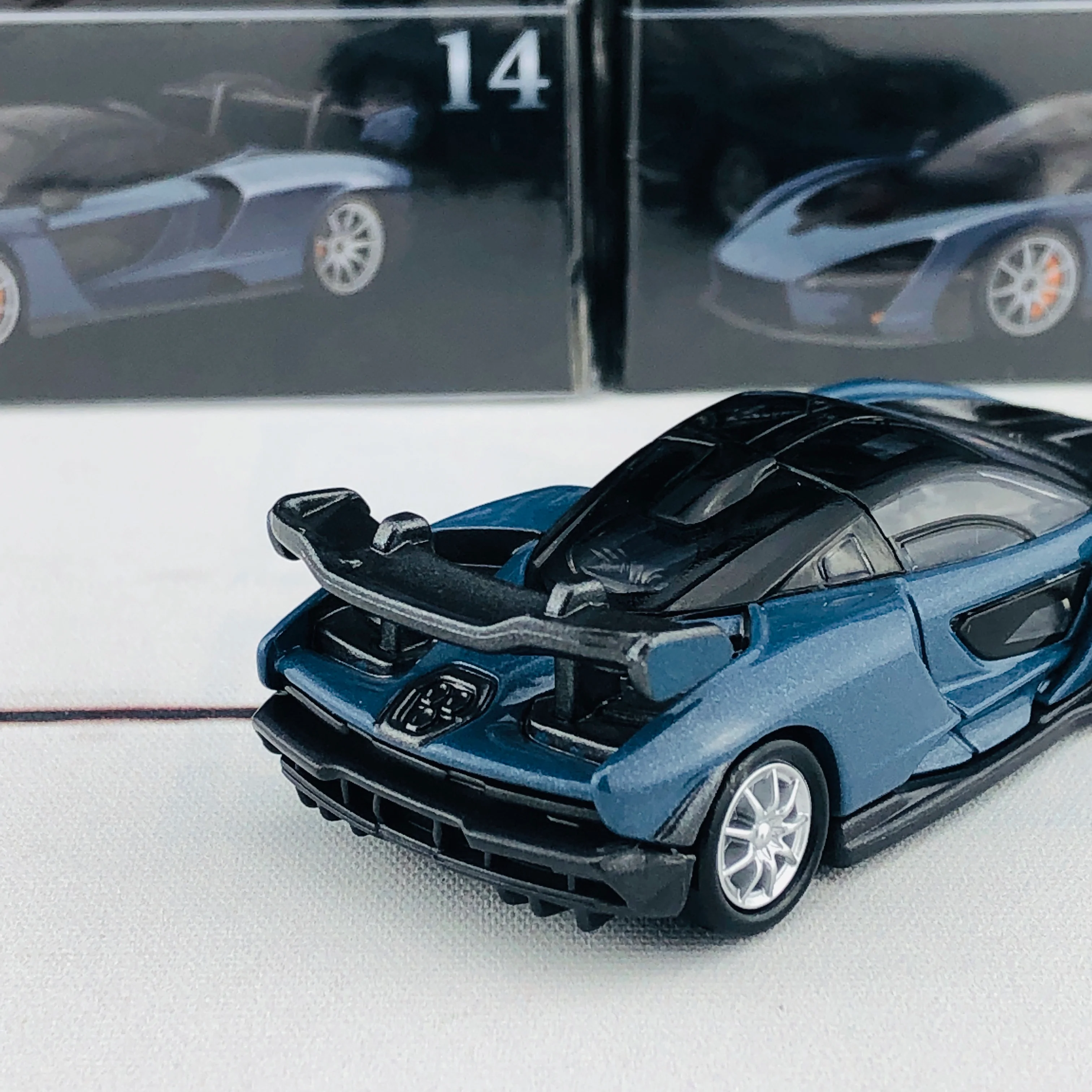 Tomica Premium 14 McLaren Senna - Image 5