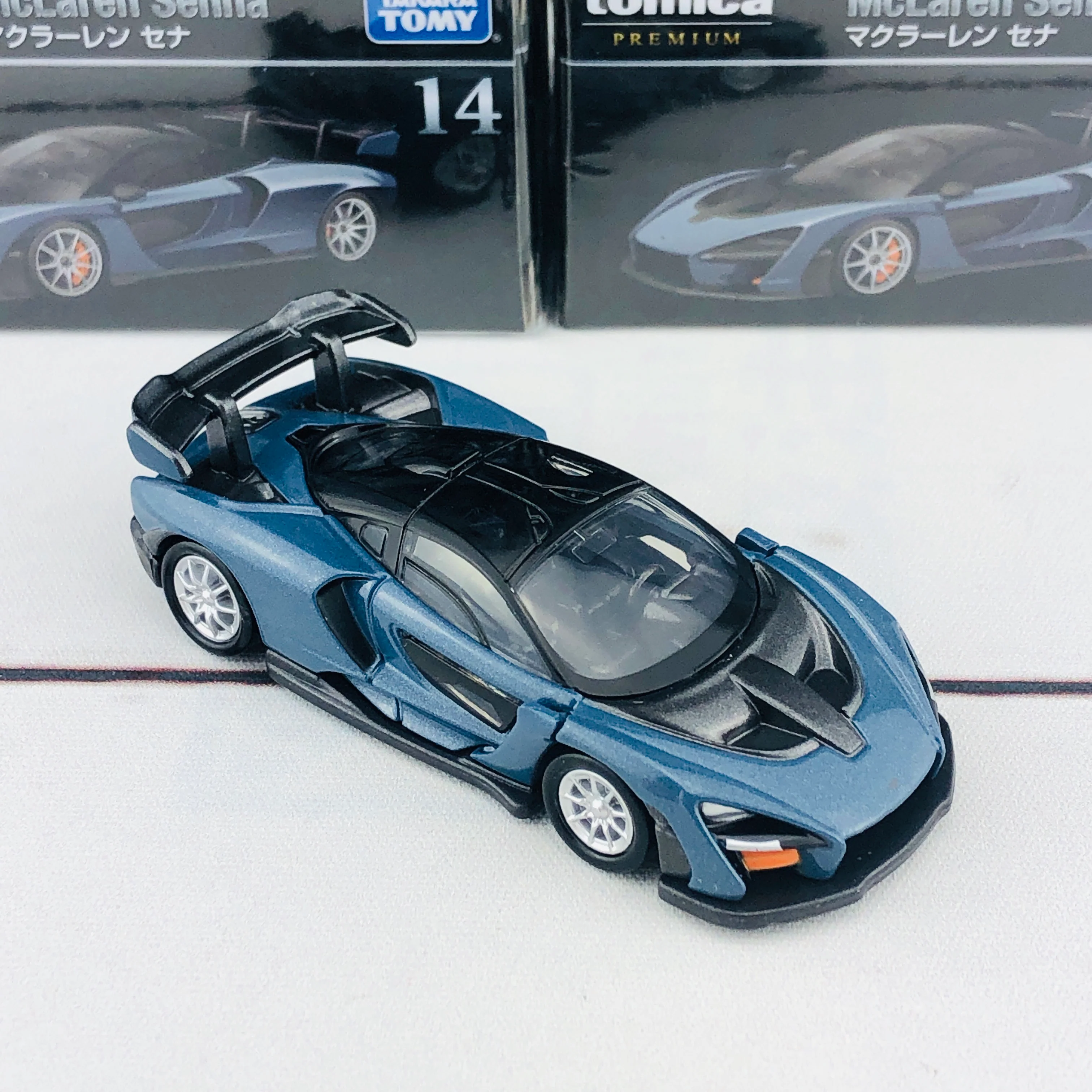 Tomica Premium 14 McLaren Senna - Image 6