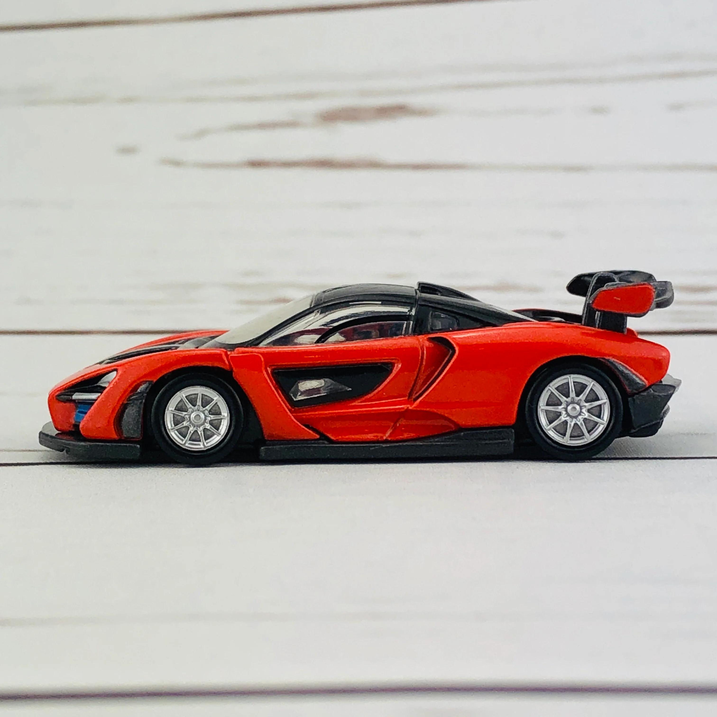 Tomica Premium 14 McLaren Senna (Tomica Premium Release Commemorative Specificationトミカプレミアム発売記念仕様) SuccessActive - Image 2