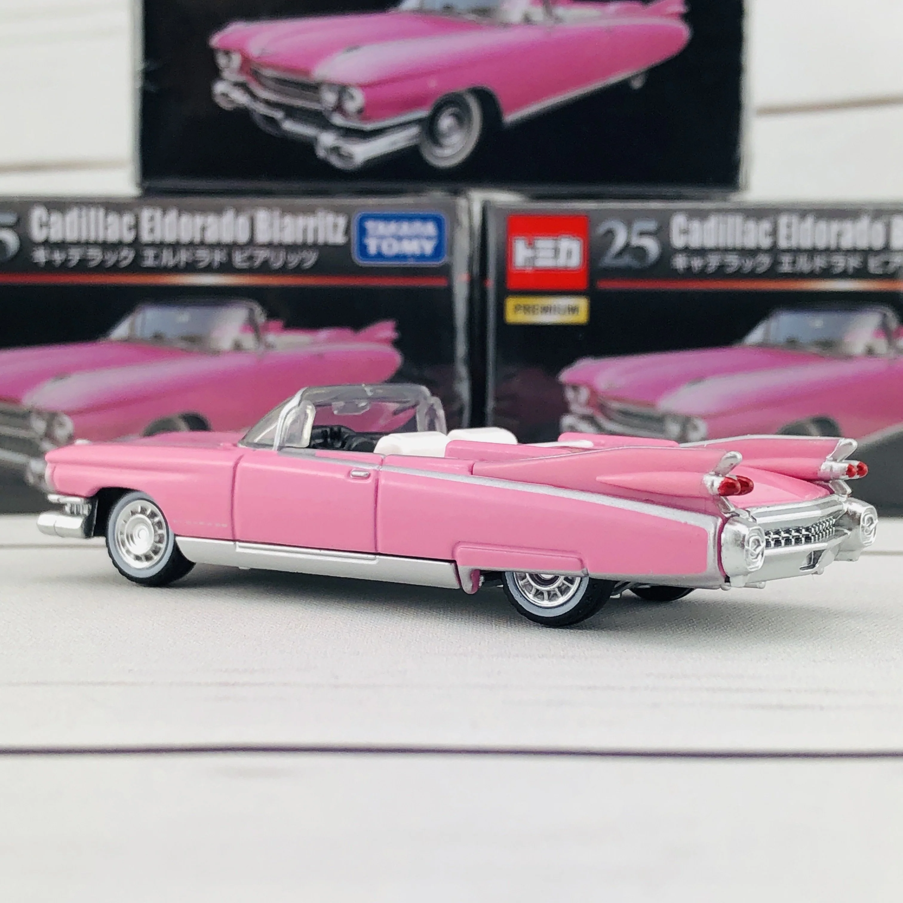 Tomica Premium 25 Cadillac Eldorado Biarritz - Image 4