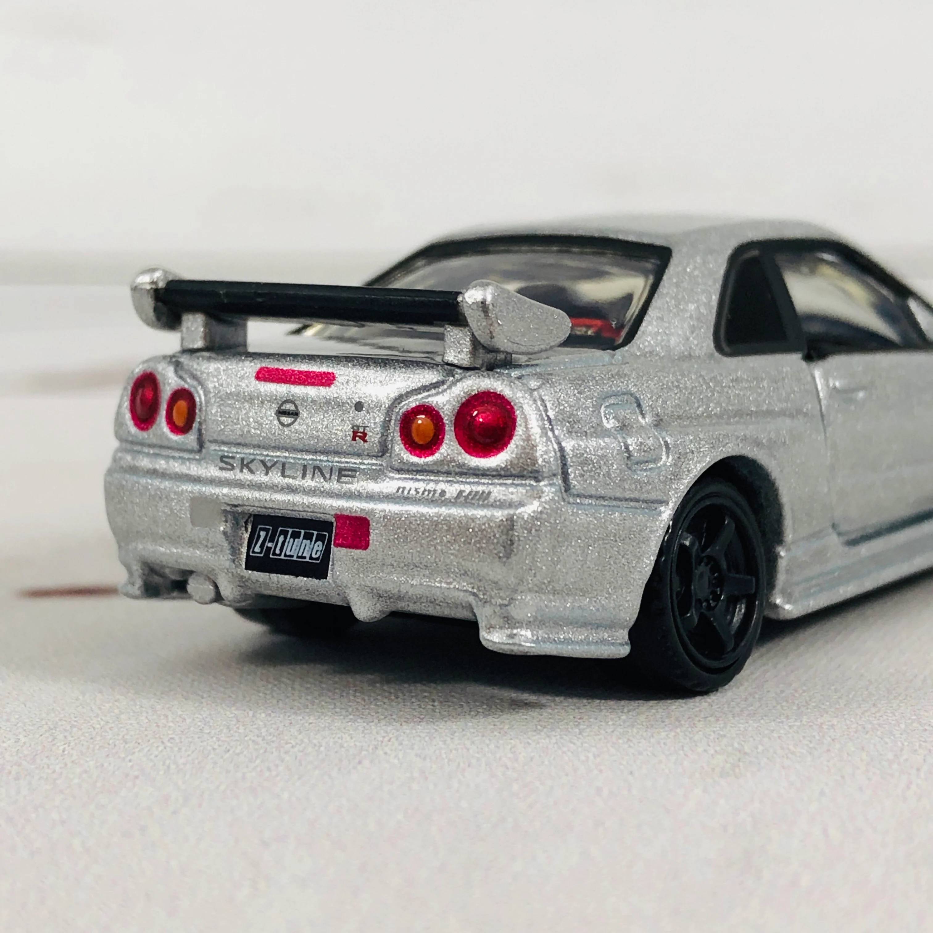 Tomica Premium No.01 NISMO R34 GTR Z-tune - Image 11