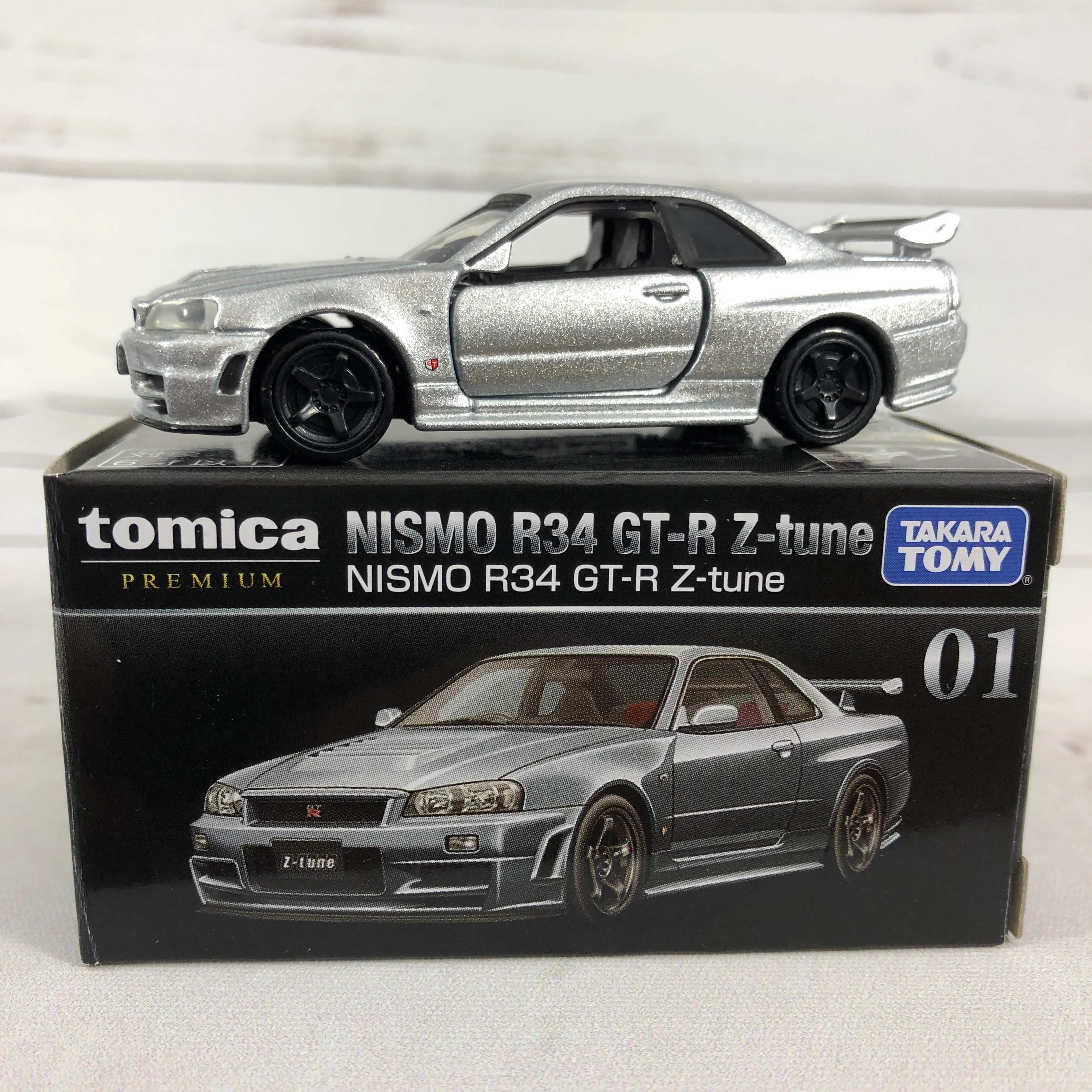 Tomica Premium No.01 NISMO R34 GTR Z-tune - Image 2