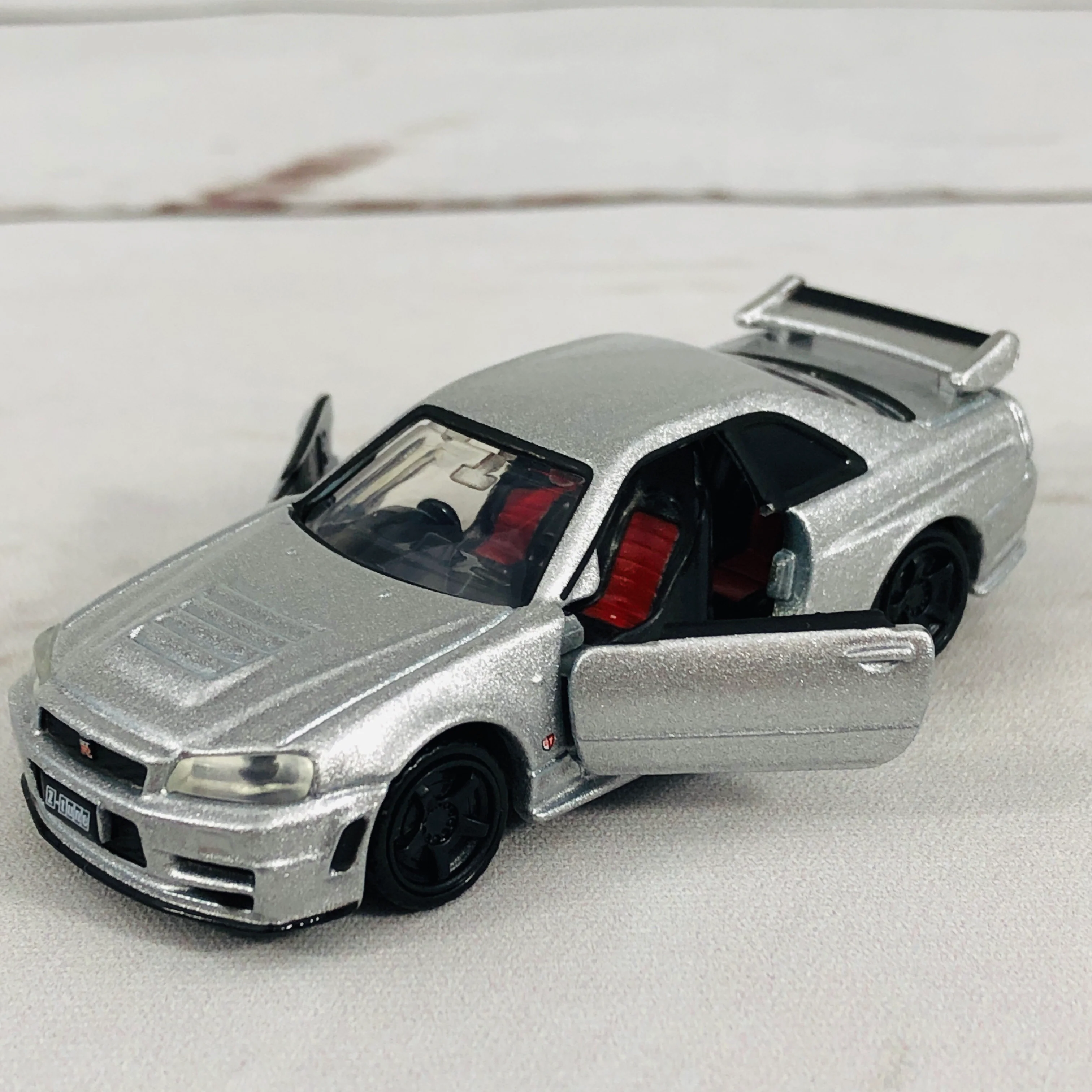 Tomica Premium No.01 NISMO R34 GTR Z-tune - Image 7
