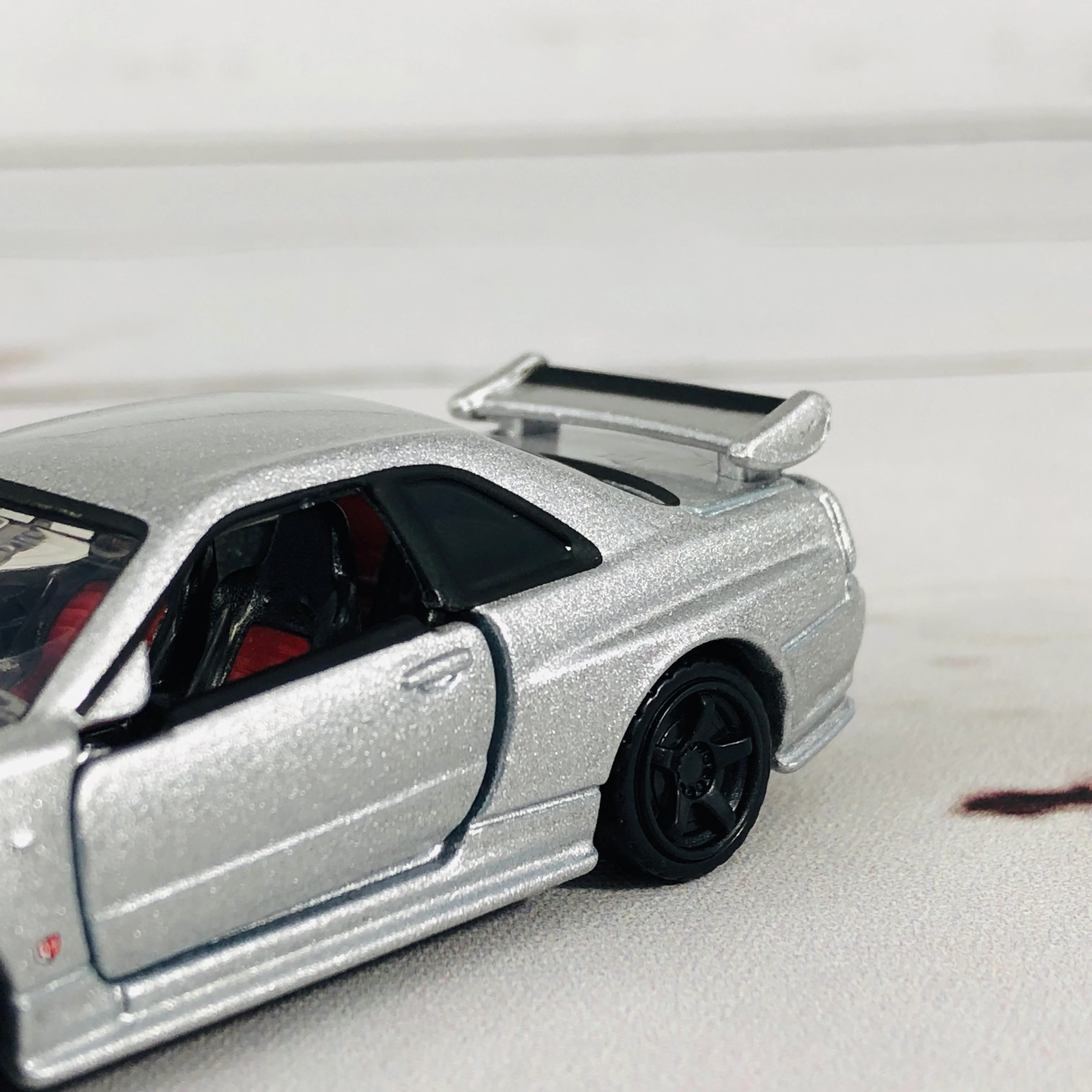 Tomica Premium No.01 NISMO R34 GTR Z-tune - Image 8