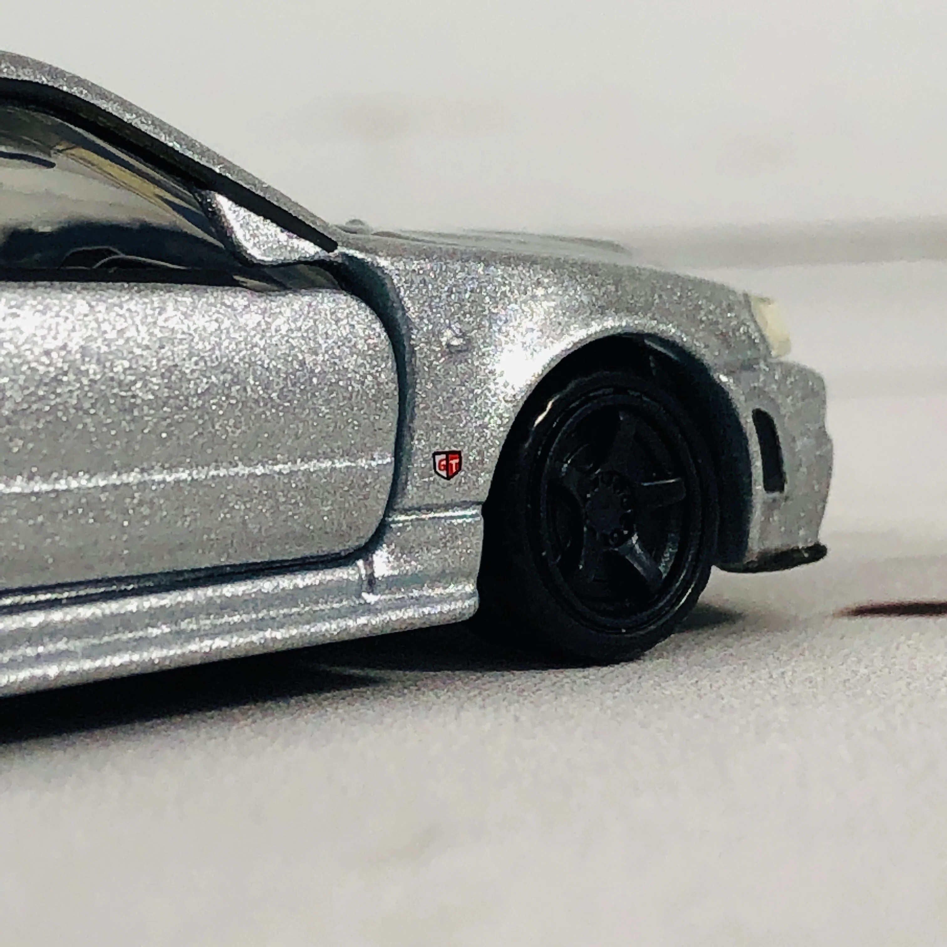 Tomica Premium No.01 NISMO R34 GTR Z-tune - Image 9
