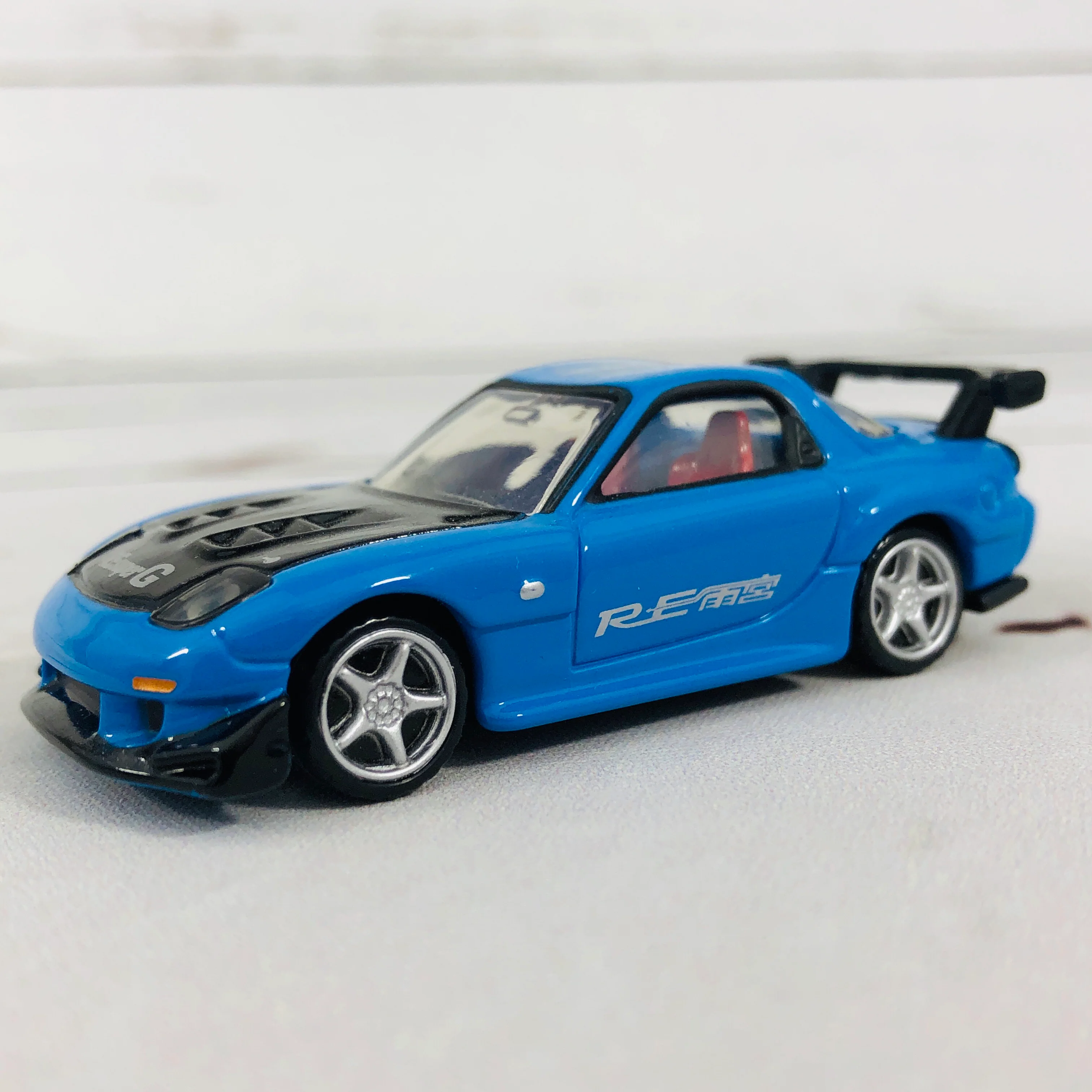 Tomica Premium No.04 Mazda RX7 FD3S RE Amemiya Spec. - Image 3