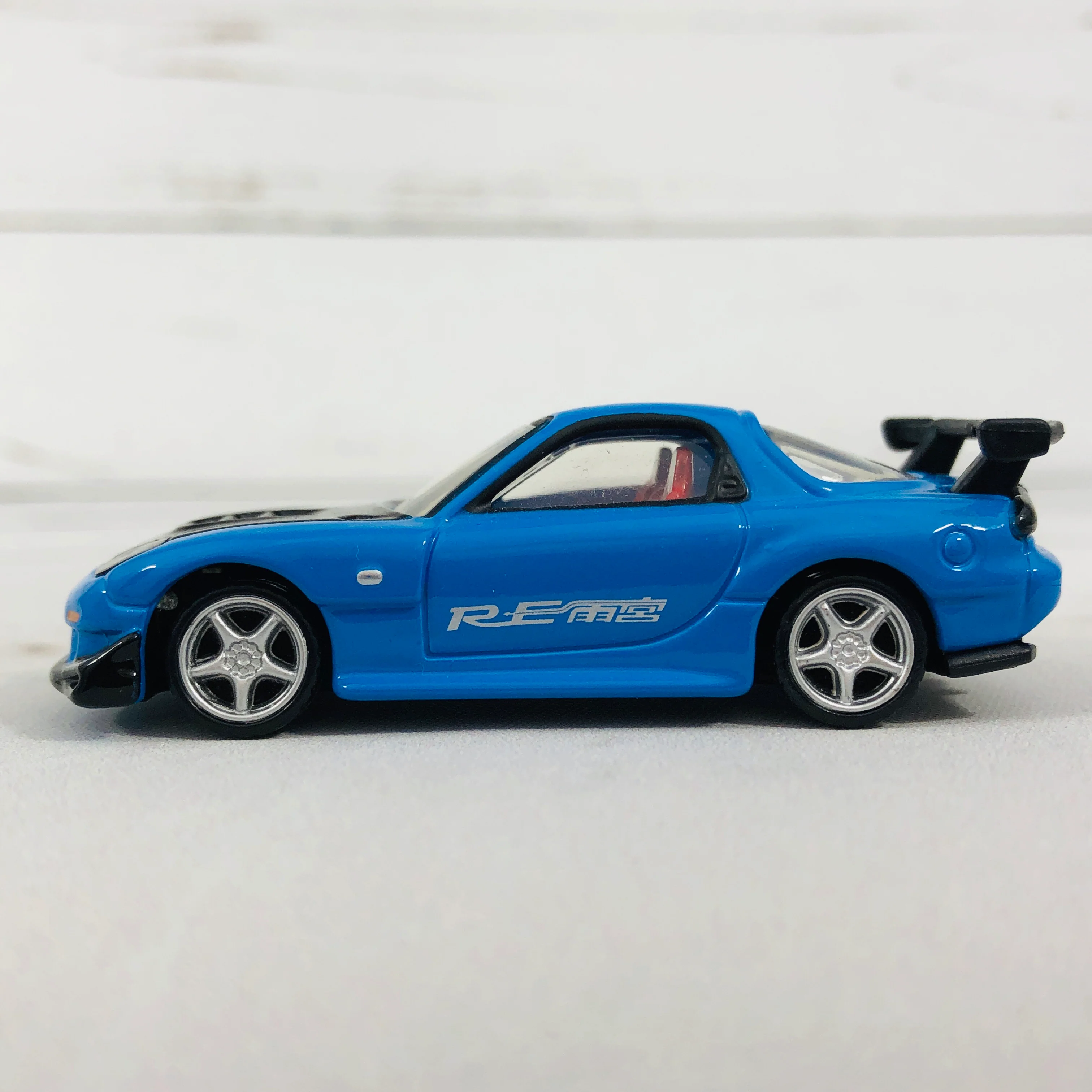 Tomica Premium No.04 Mazda RX7 FD3S RE Amemiya Spec. - Image 5