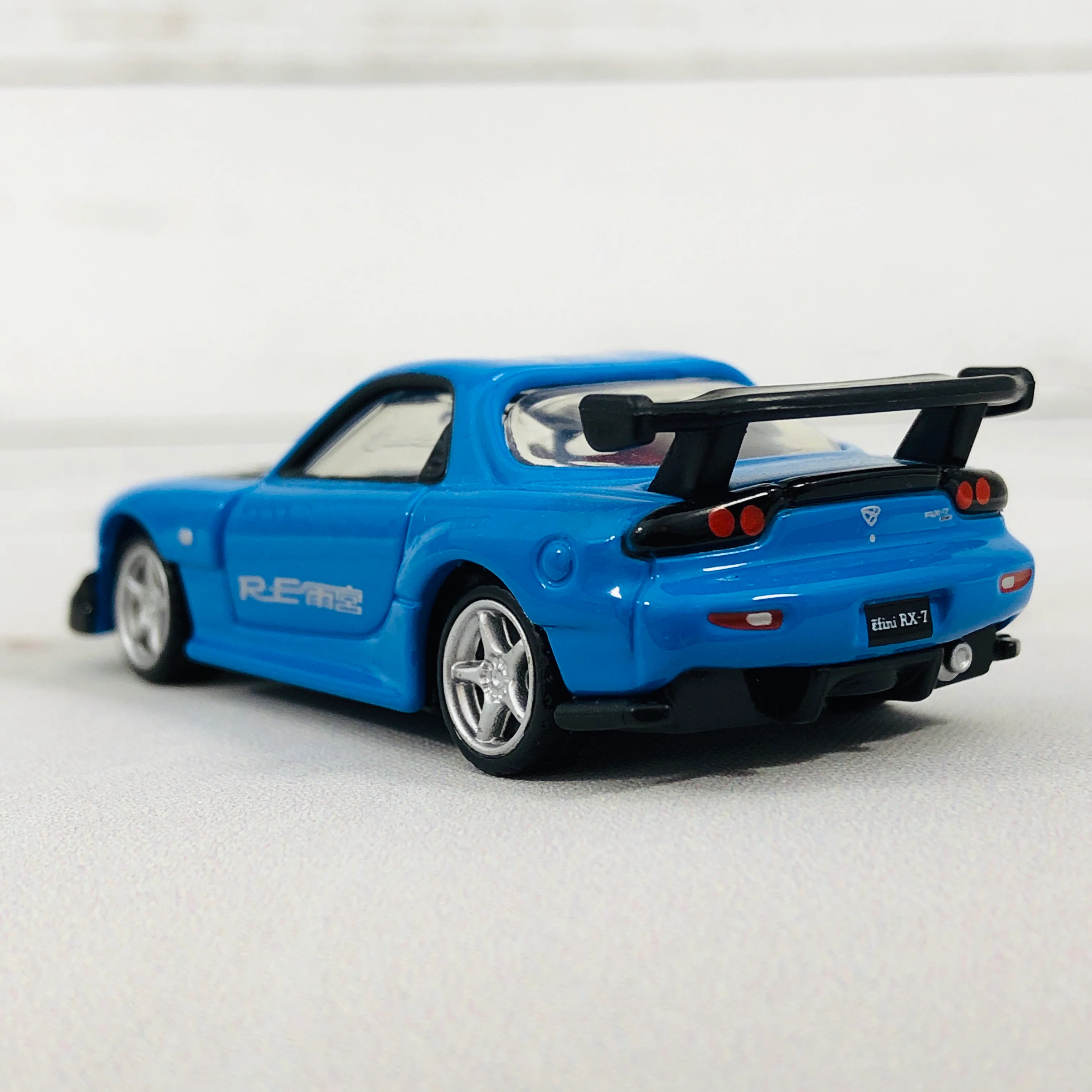 Tomica Premium No.04 Mazda RX7 FD3S RE Amemiya Spec. - Image 6