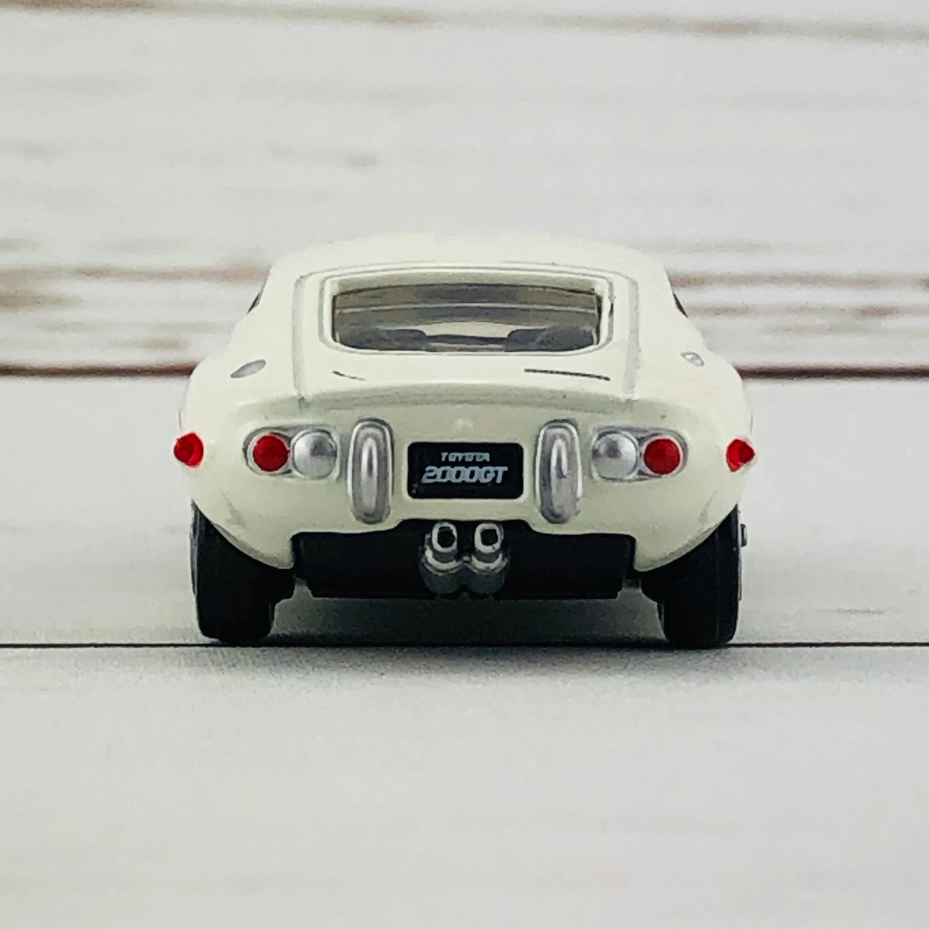 Tomica Premium 27 Toyota 2000GT - Image 11