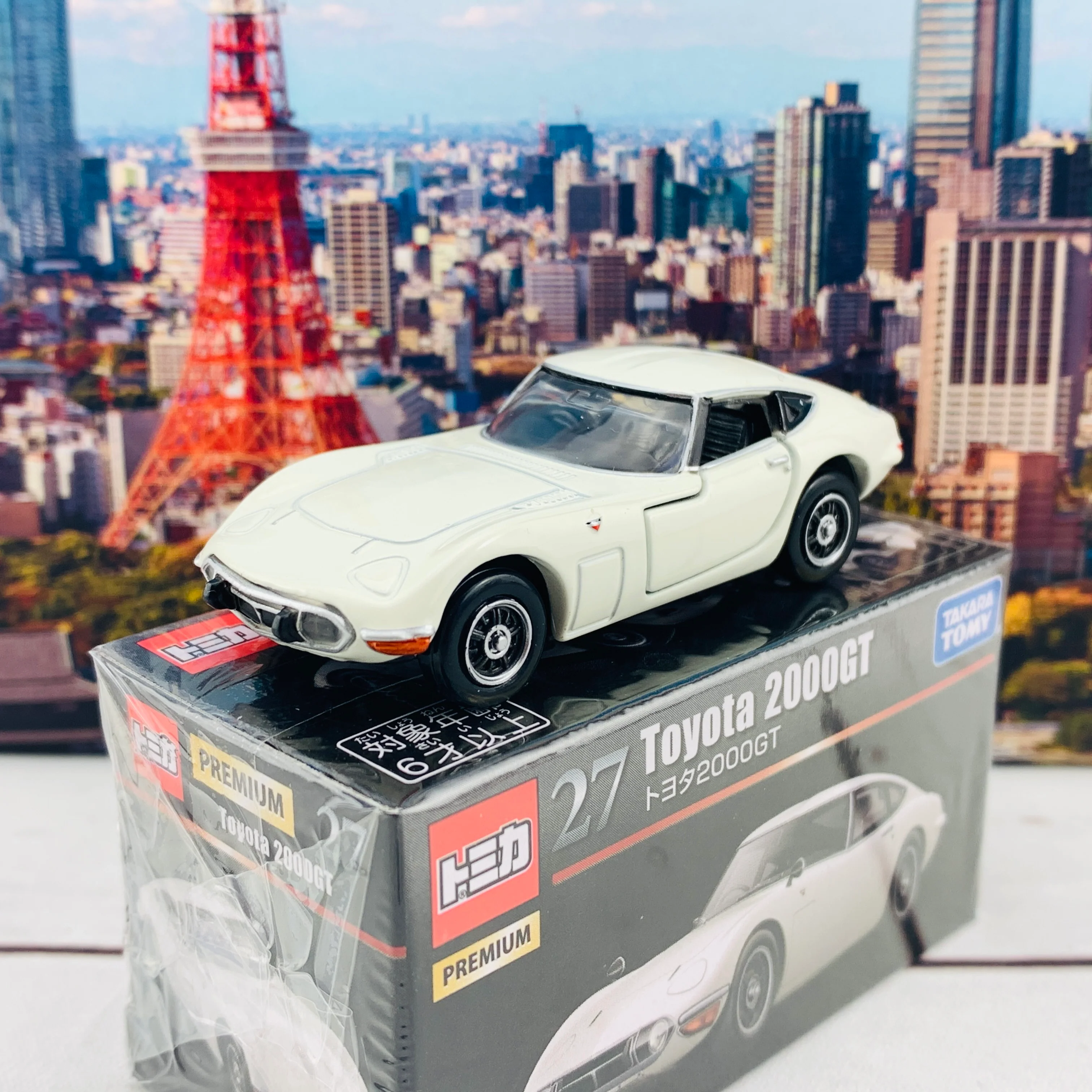 Tomica Premium 27 Toyota 2000GT - Image 2