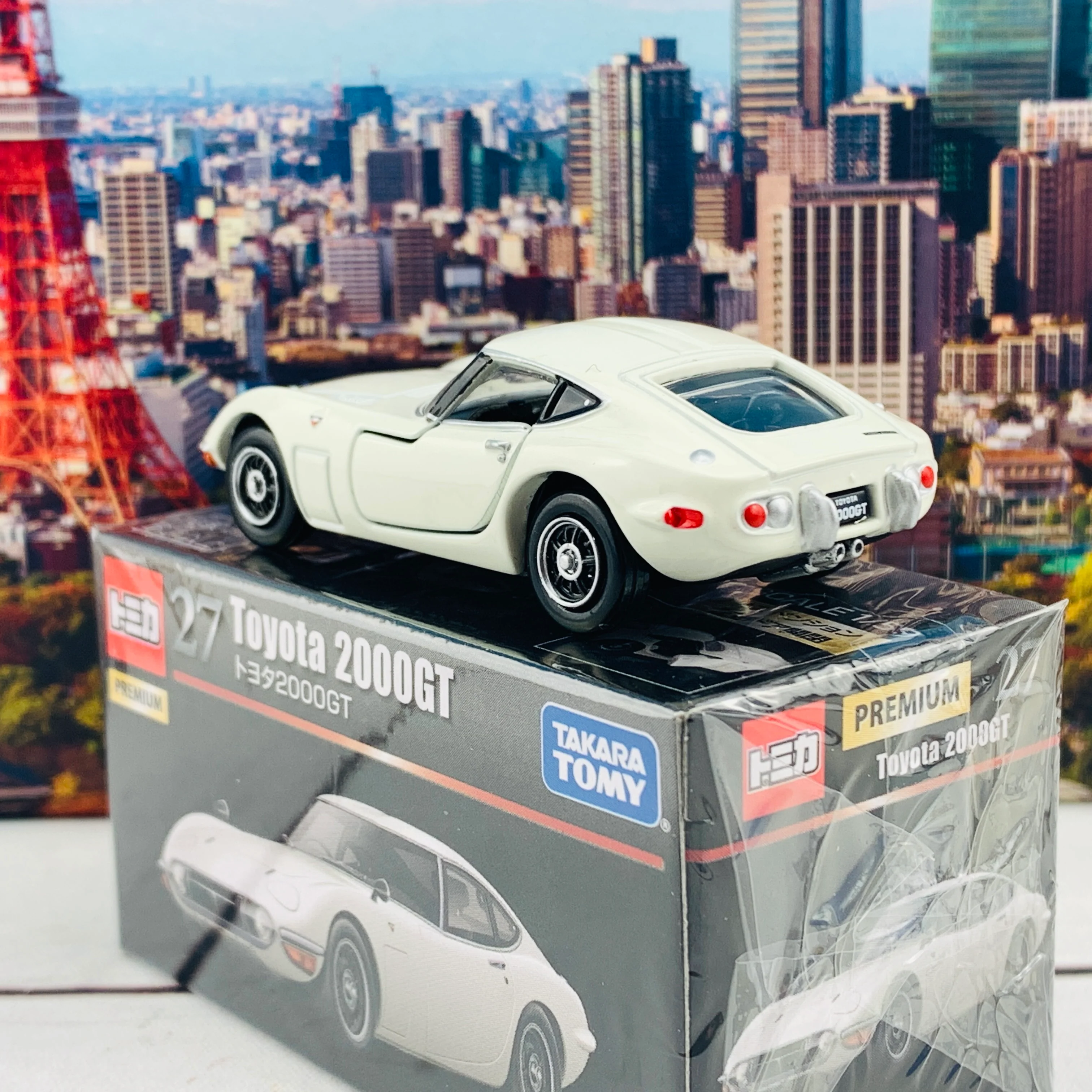 Tomica Premium 27 Toyota 2000GT - Image 3