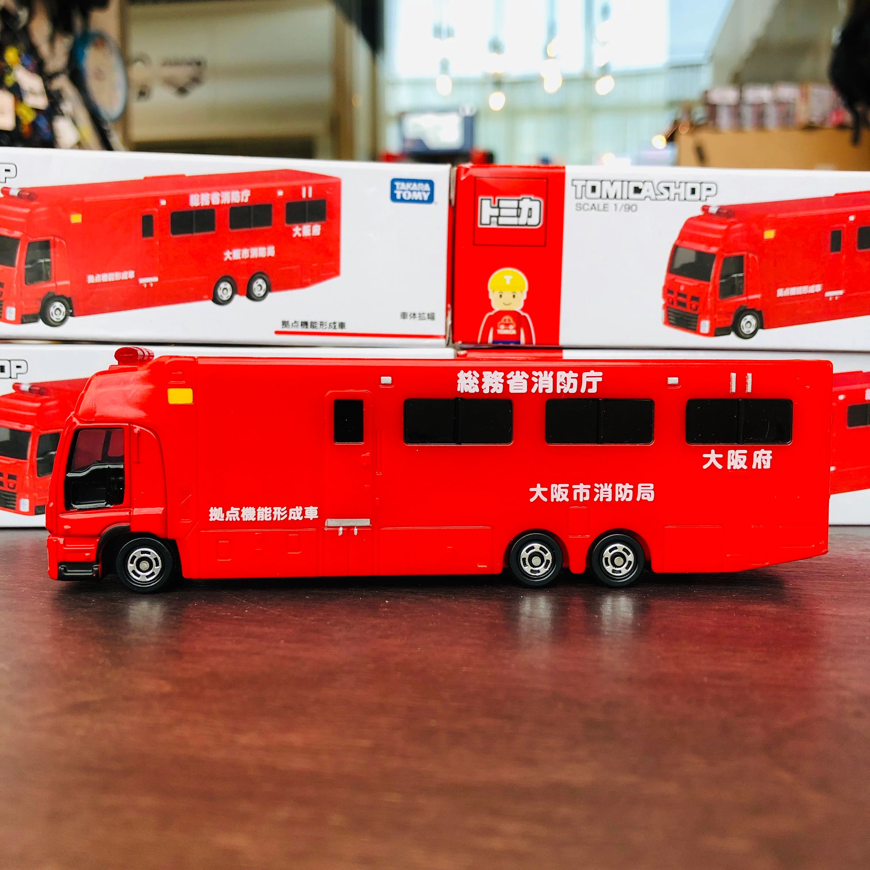 Tomica Shop Original Model Isuzu Giga Base Funcional Formable Truck Osaka Fire Department - Image 2