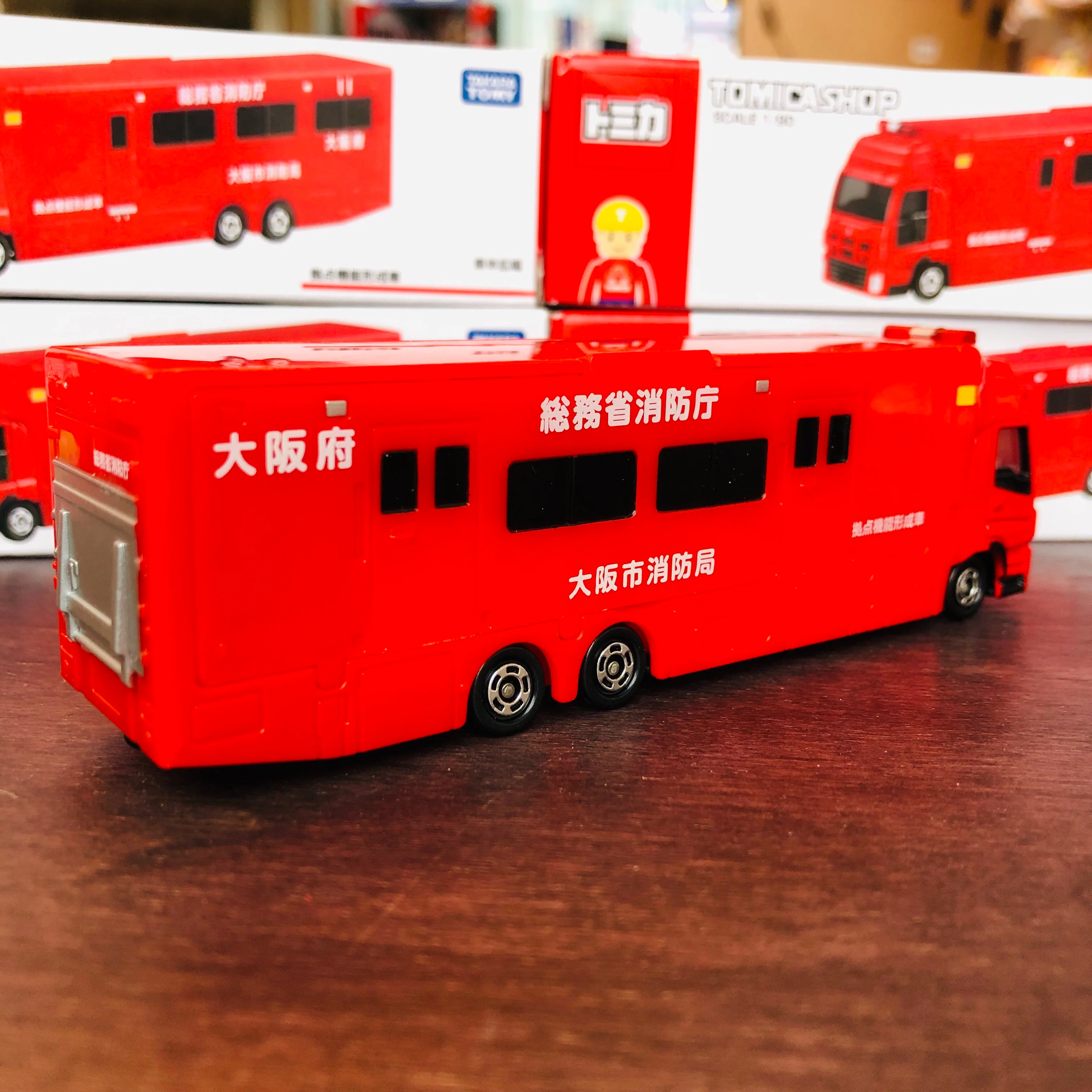 Tomica Shop Original Model Isuzu Giga Base Funcional Formable Truck Osaka Fire Department - Image 4