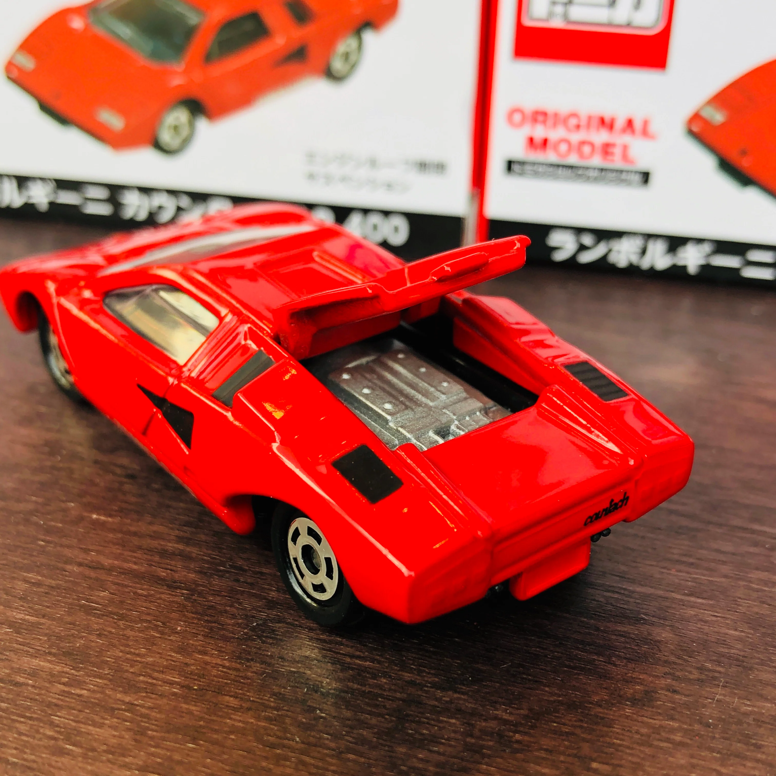 Tomica Shop Original Model Lamborghini Countach LP400 - Image 4