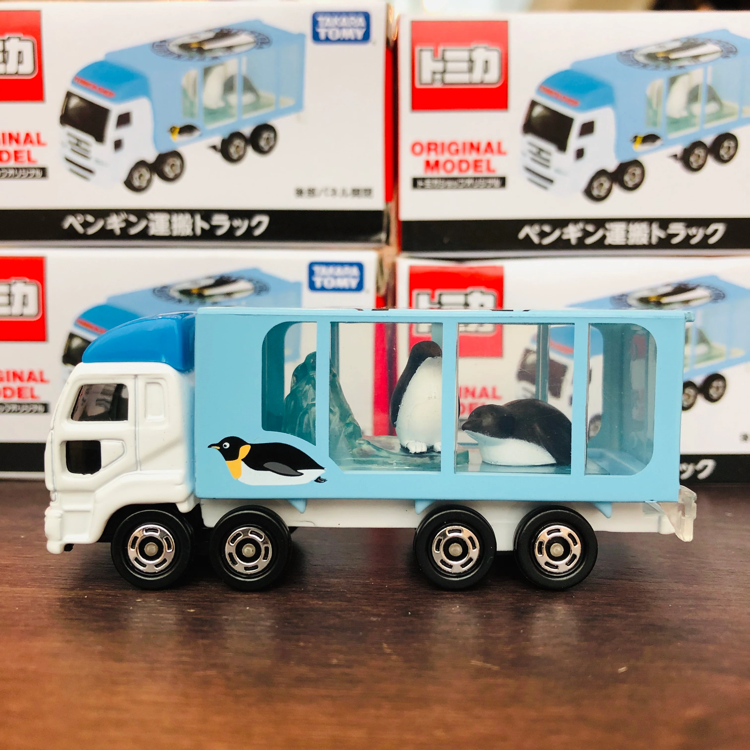 Tomica Shop Original Model Penguin Transporter Truck - Image 2