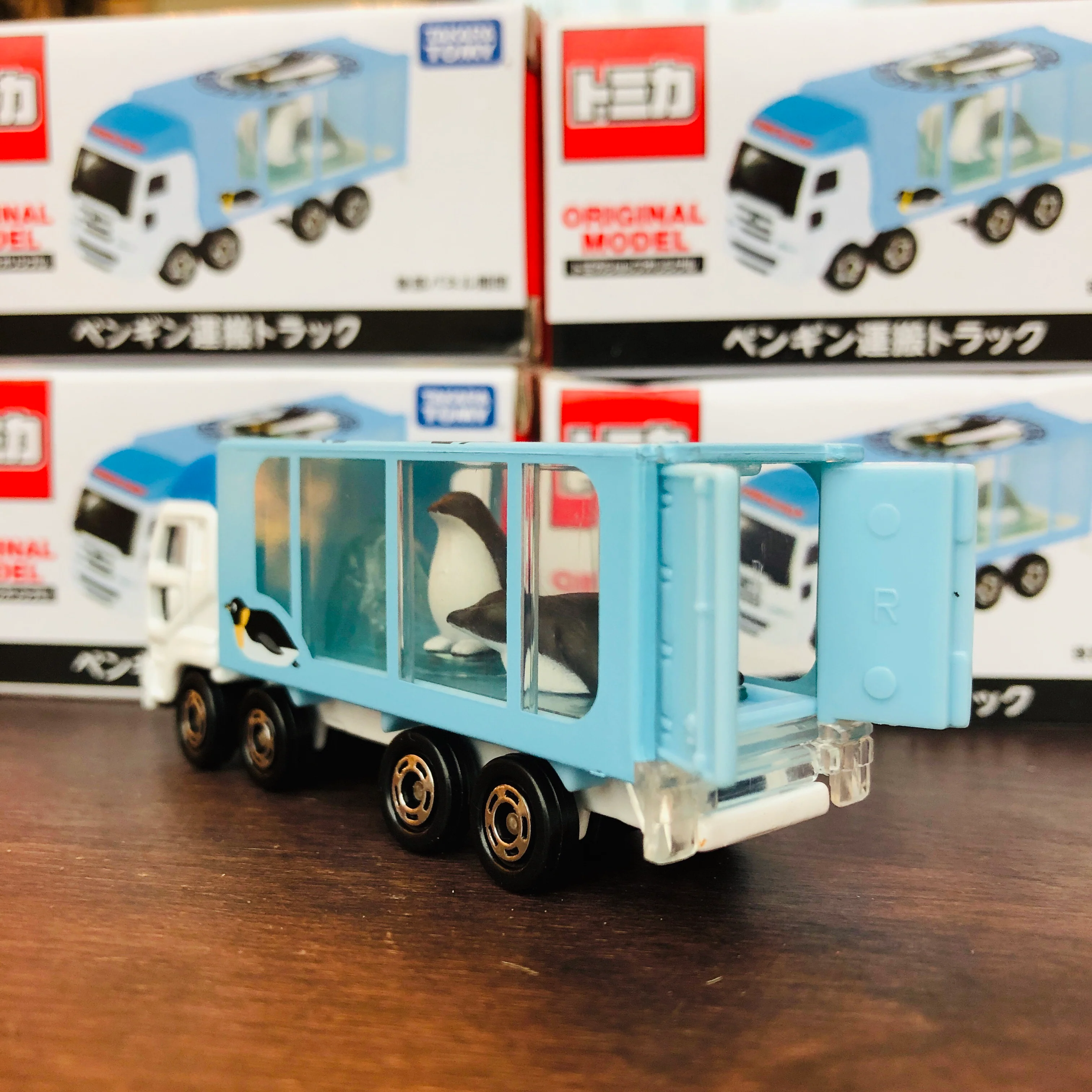 Tomica Shop Original Model Penguin Transporter Truck - Image 4