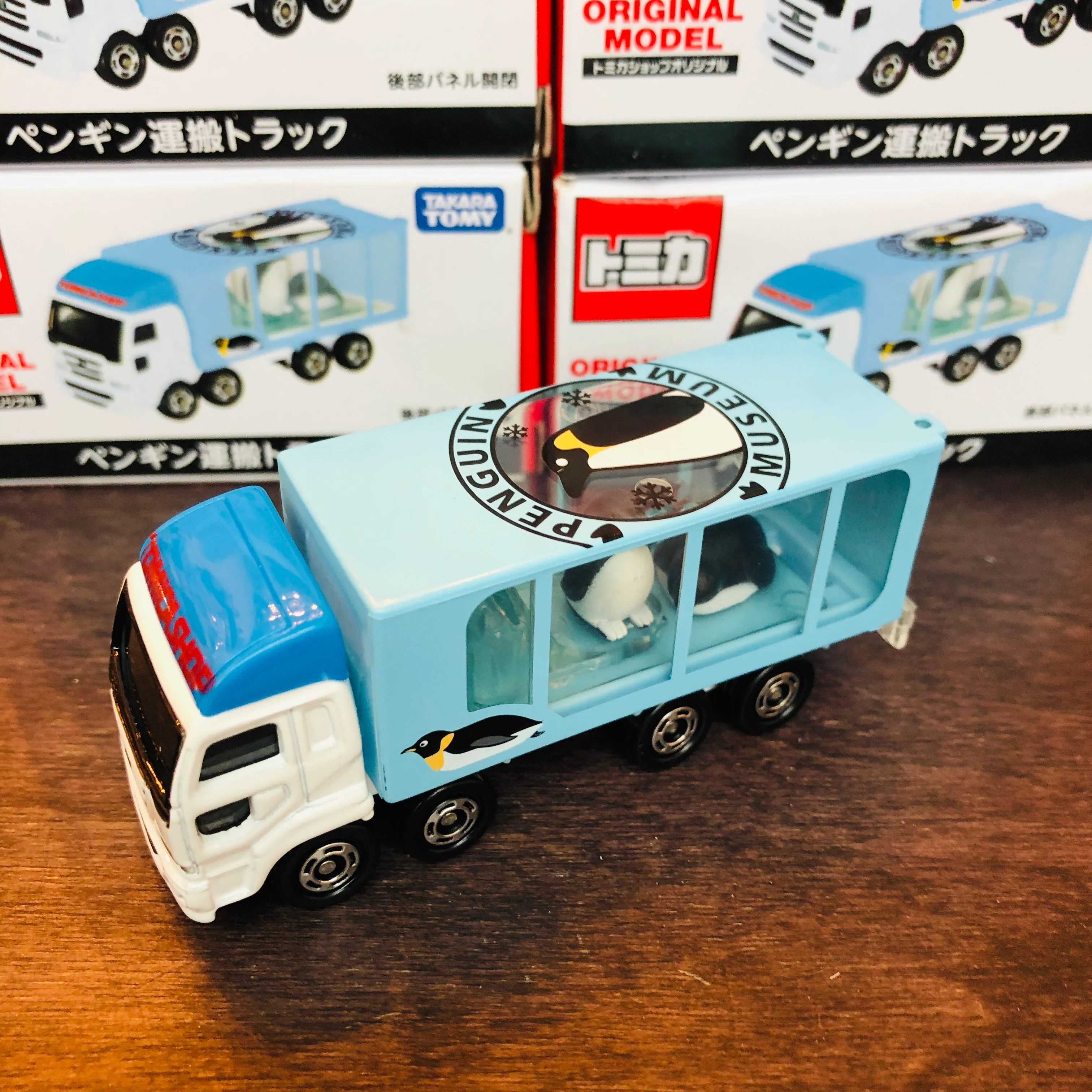 Tomica Shop Original Model Penguin Transporter Truck - Image 5