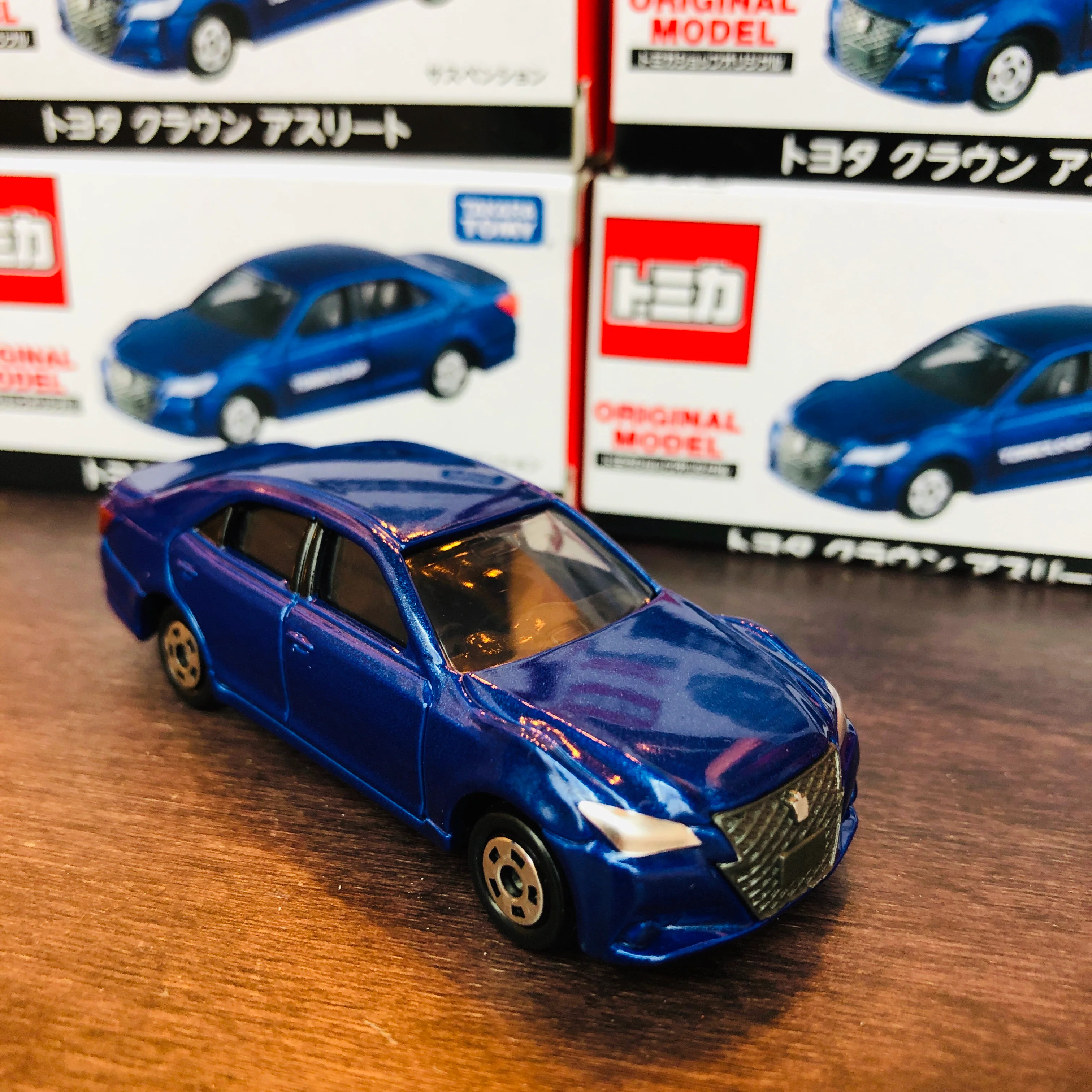Tomica Shop Original Model Toyota Crown - Image 5