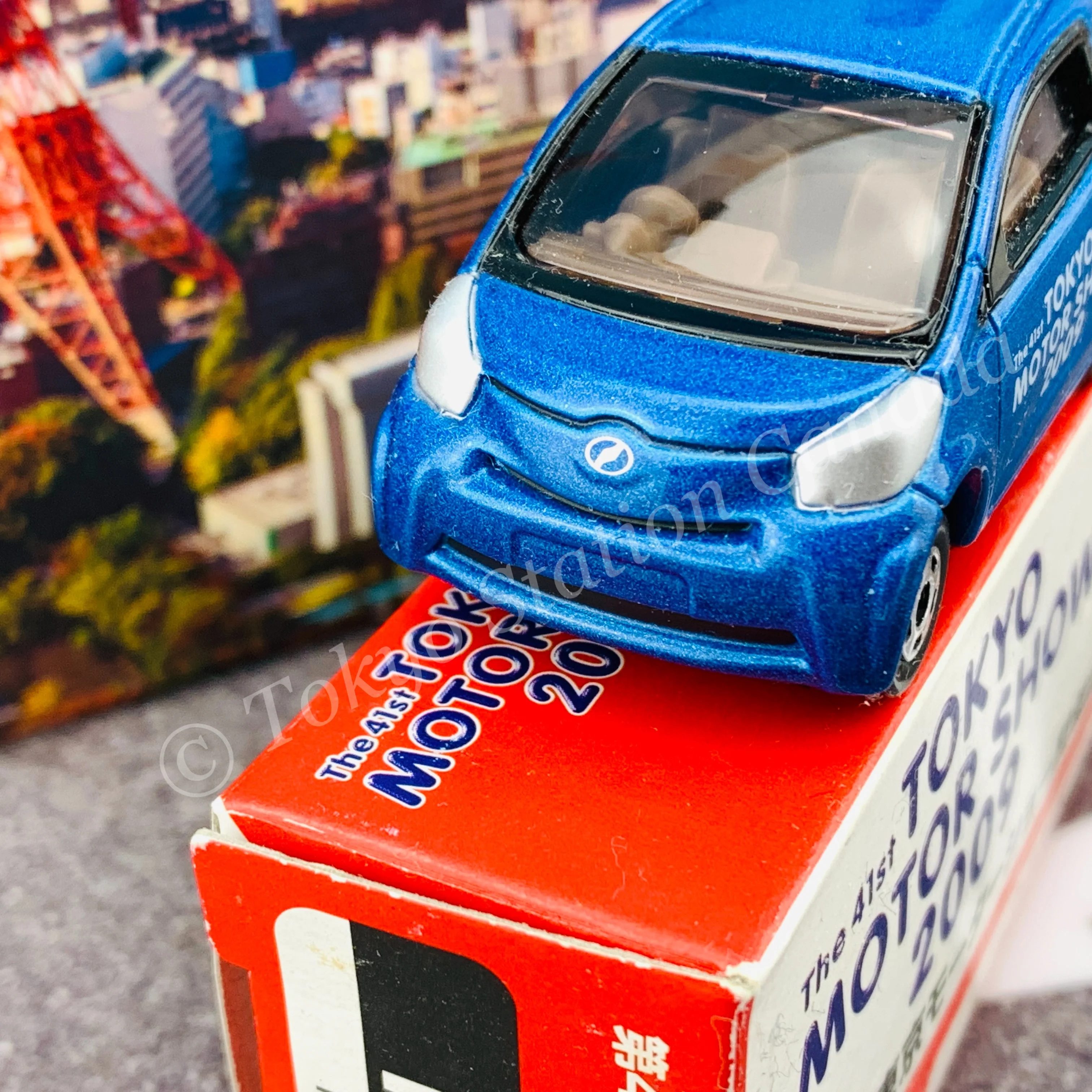 TOMICA The 41st TOKYO MOTOR SHOW 2009 No. 4 Toyota iQ 4904810438009 - Image 2