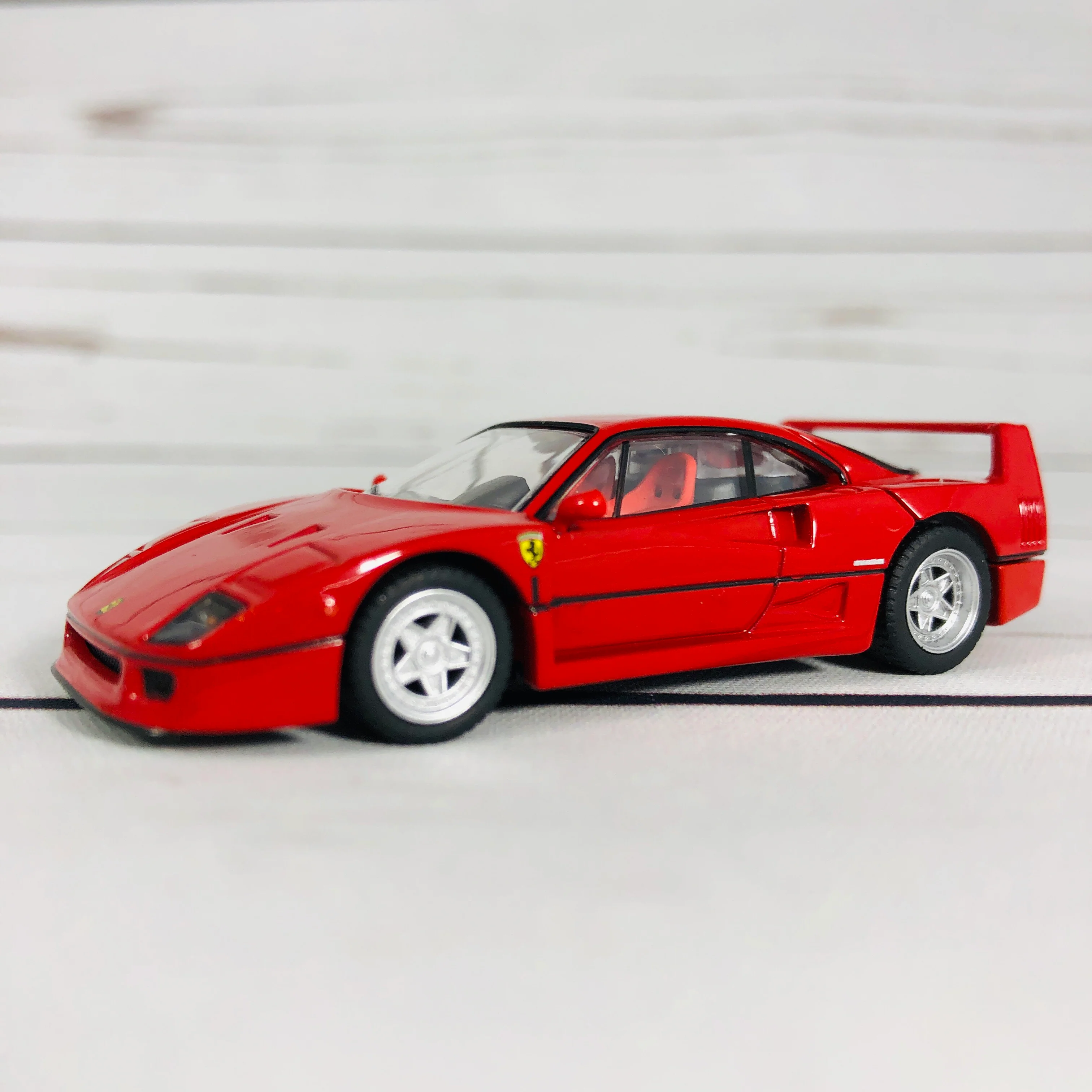 Tomica Tomytec Limited Vintage Neo FERRARI F40 (RED) 1/64 - Image 4