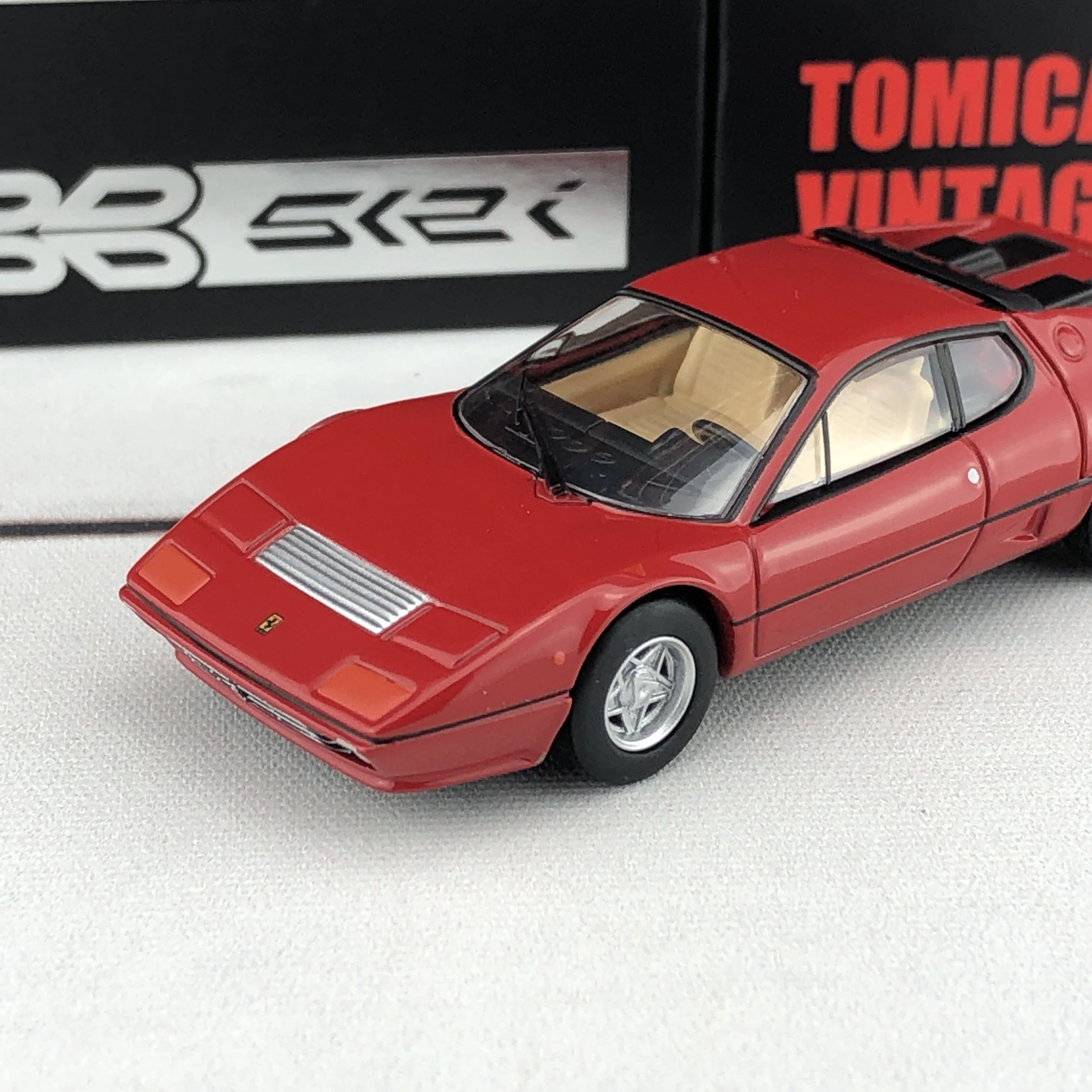 Tomica Tomytec Limited Vintage Neo 1/64 512i BB RED (4543736306184) - Image 3