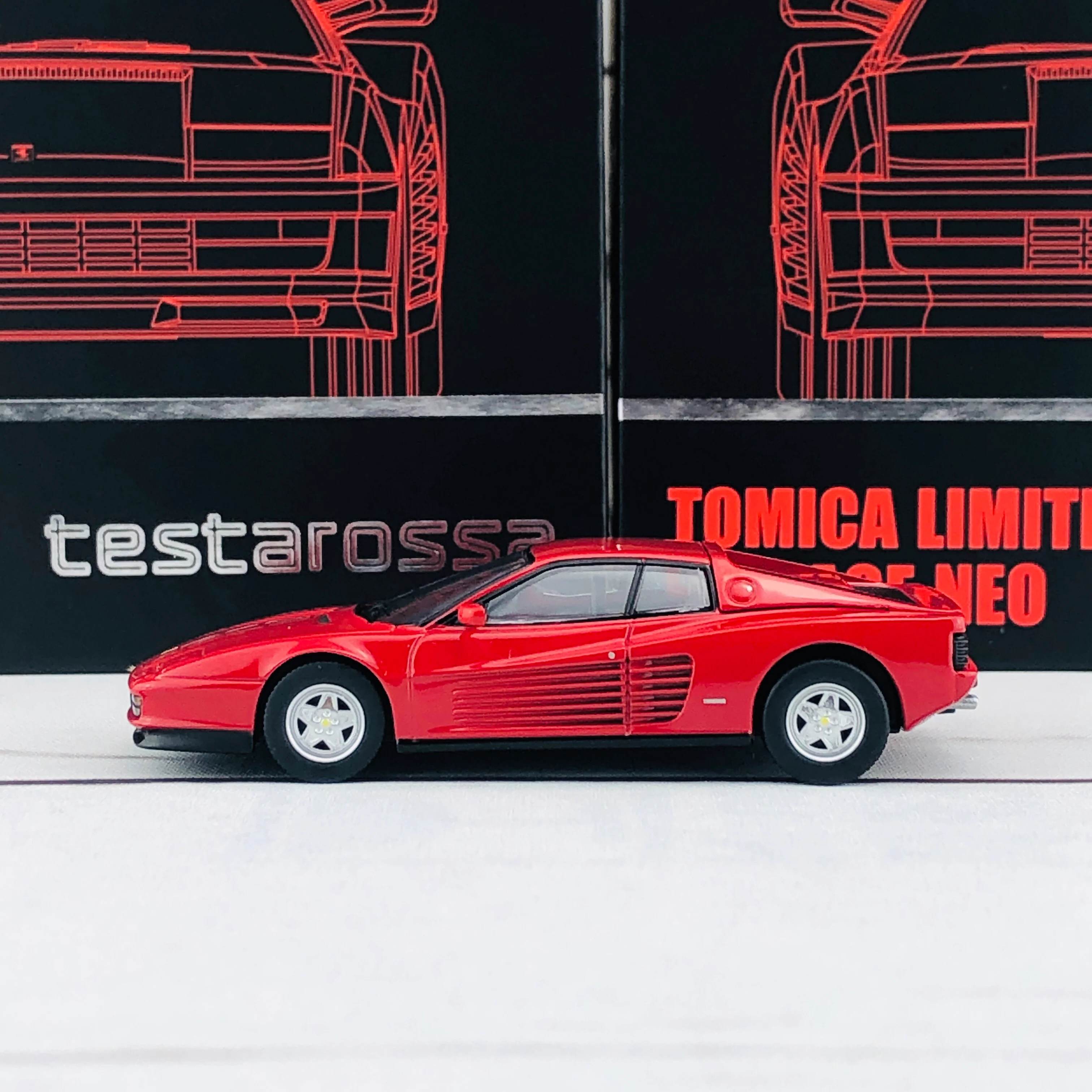 Tomytec Tomica Limited Vintage Neo 1/64 Ferrari Testarossa (RED) 45437363011370 - Image 2