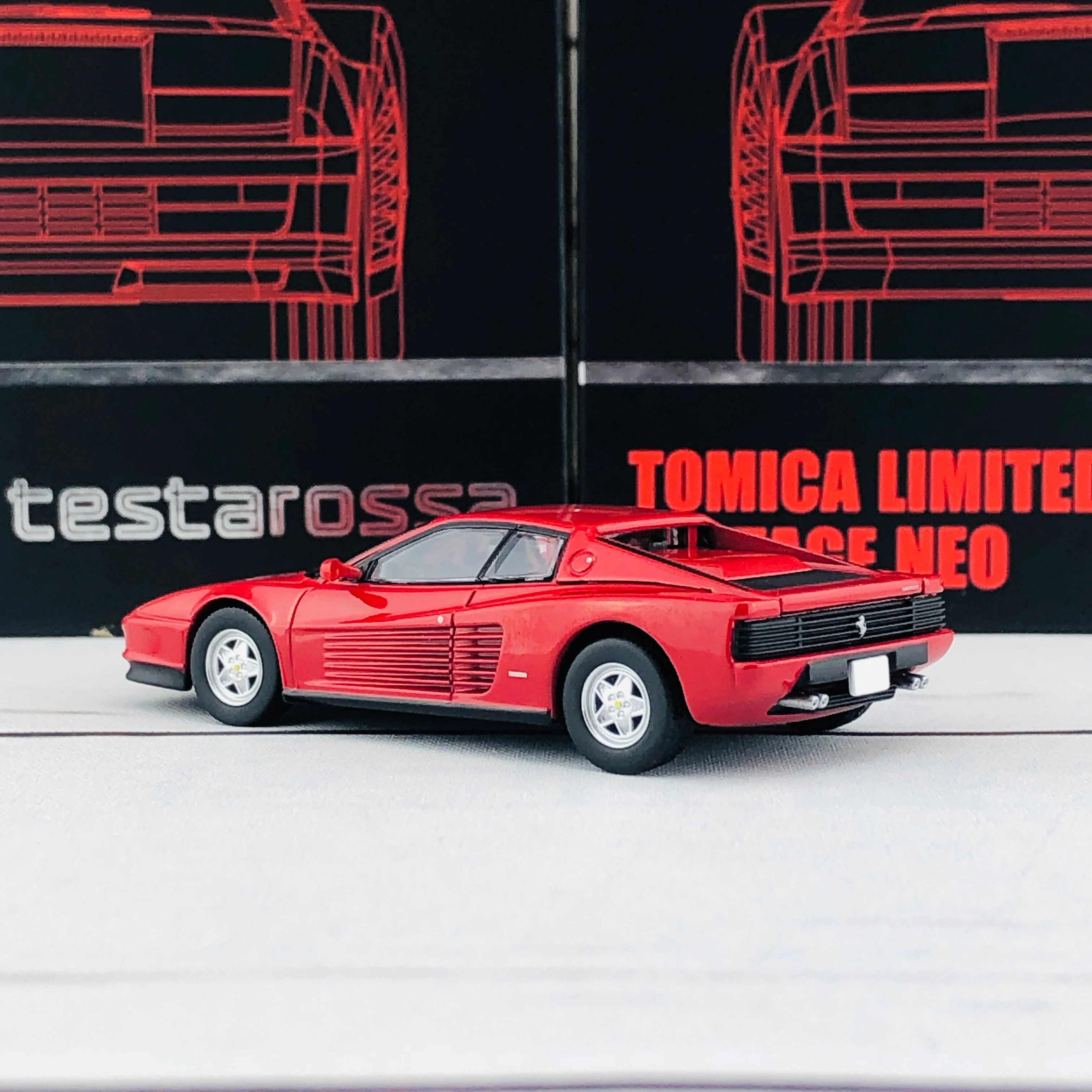 Tomytec Tomica Limited Vintage Neo 1/64 Ferrari Testarossa (RED) 45437363011370 - Image 3