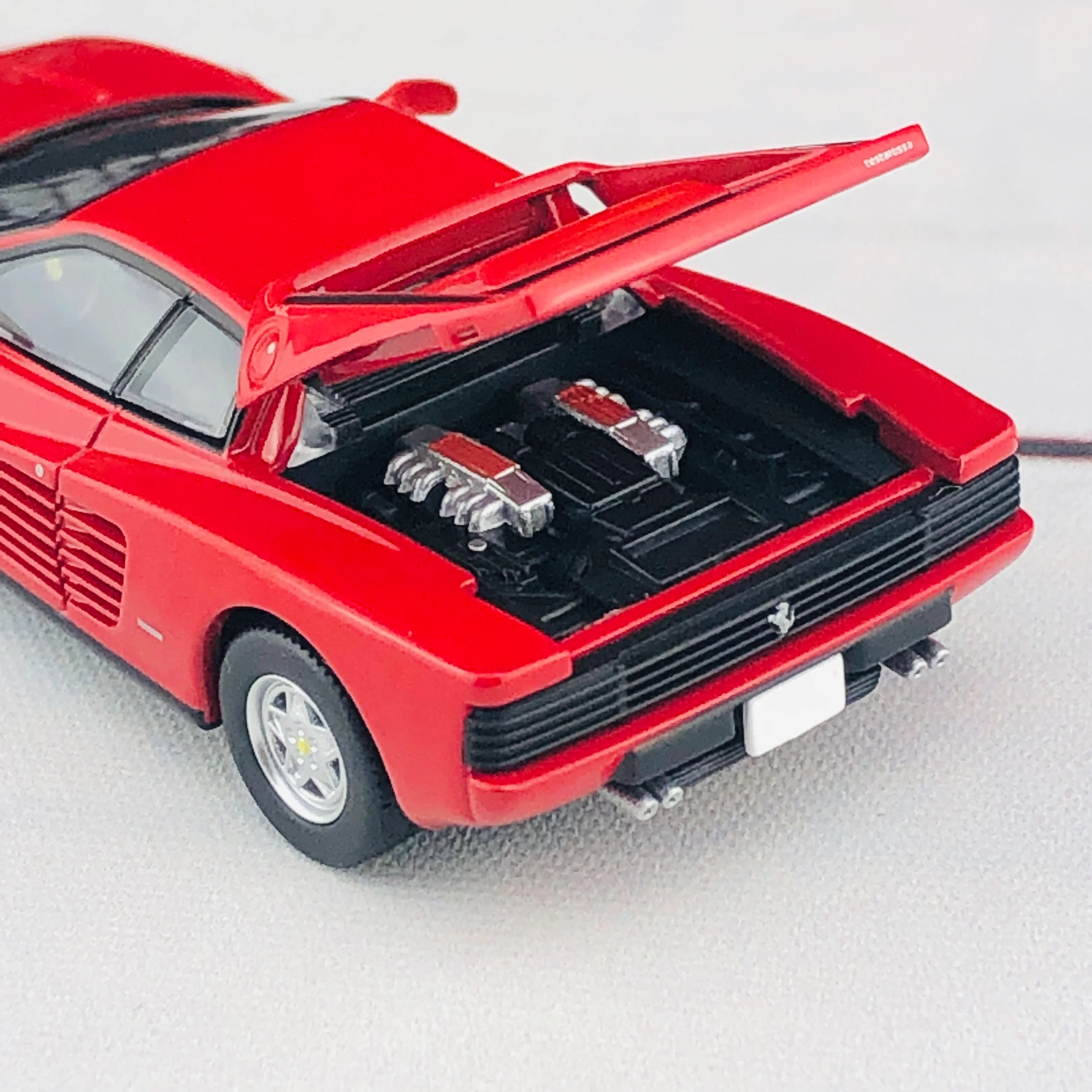 Tomytec Tomica Limited Vintage Neo 1/64 Ferrari Testarossa (RED) 45437363011370 - Image 4