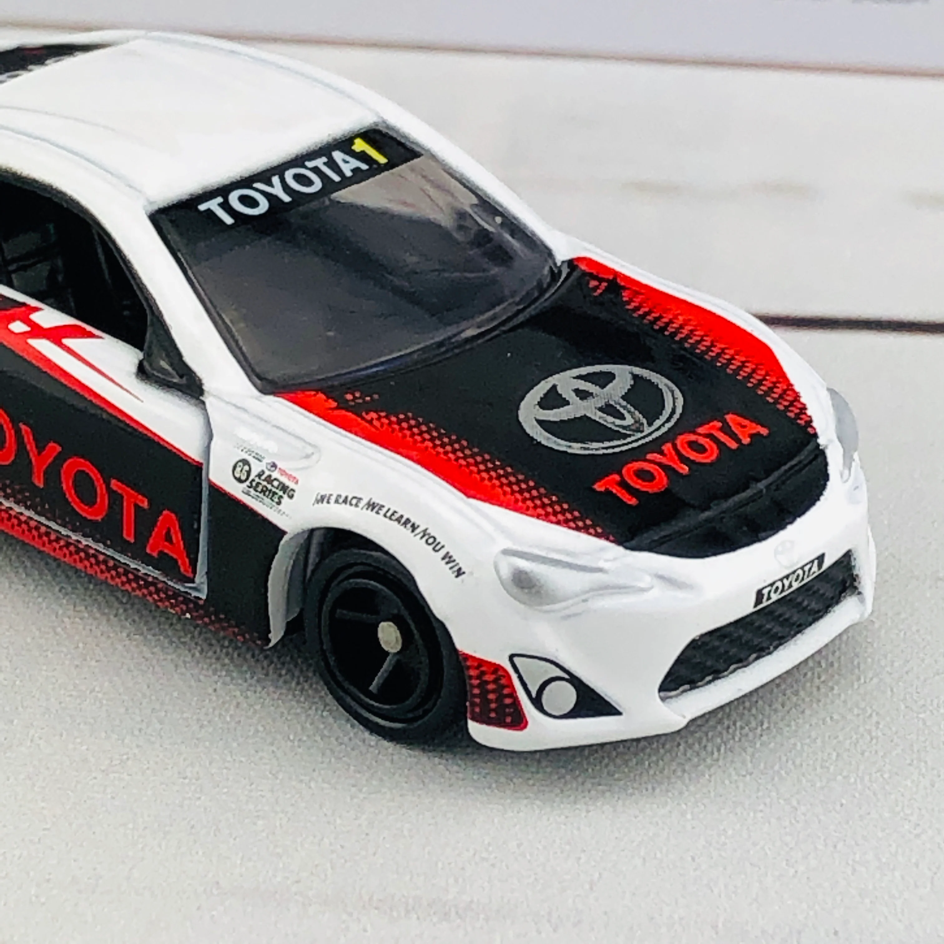 Tomica Toyota 86 Racing Series Set (Toysrus Japan Exclusive) - Image 8