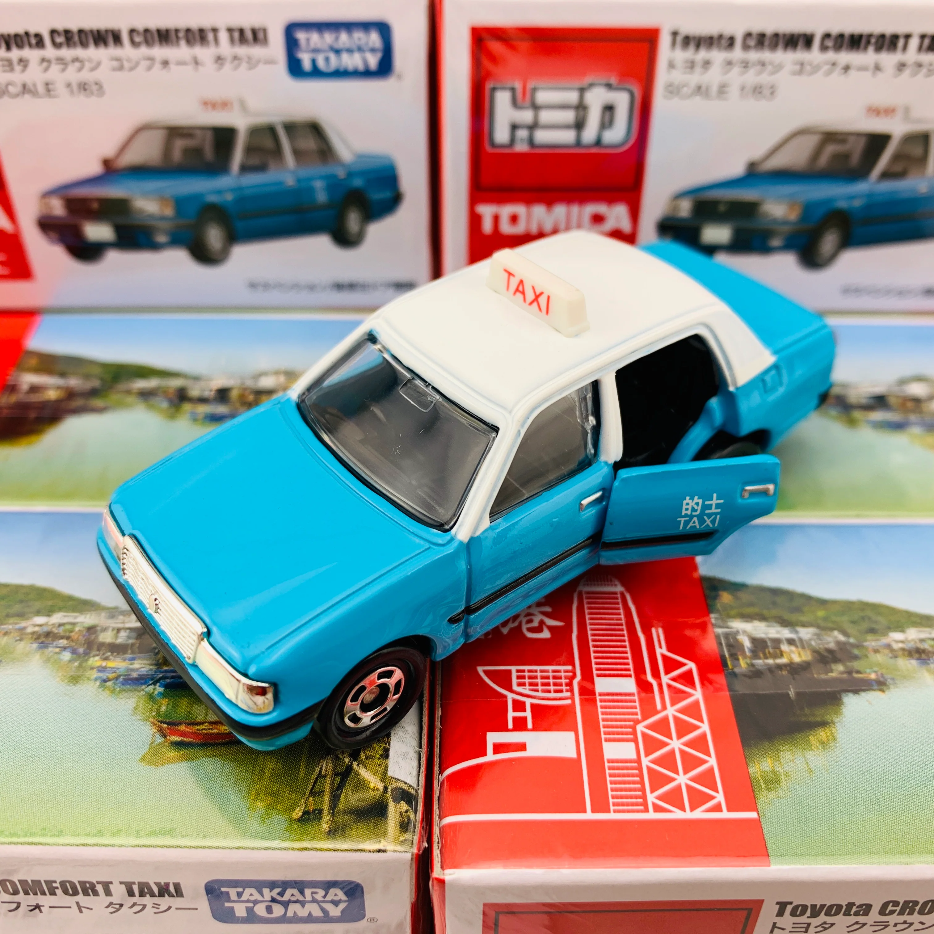 Tomica Toyota Crown Comfort Taxi BLUE (Lantau Island) 香港的士 - Image 2