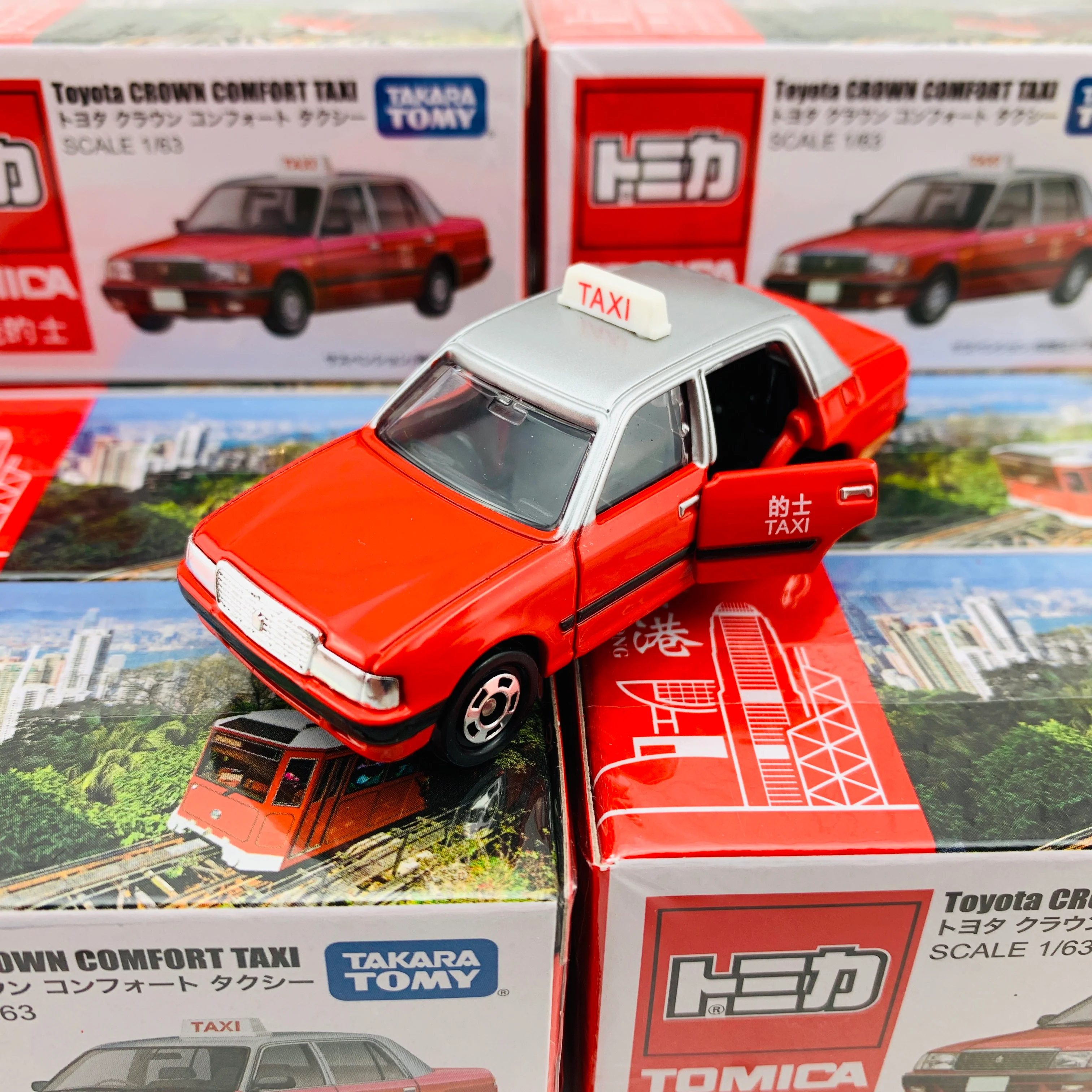 Tomica Toyota Crown Comfort Taxi RED (City) 香港的士 4904810453116 - Image 2