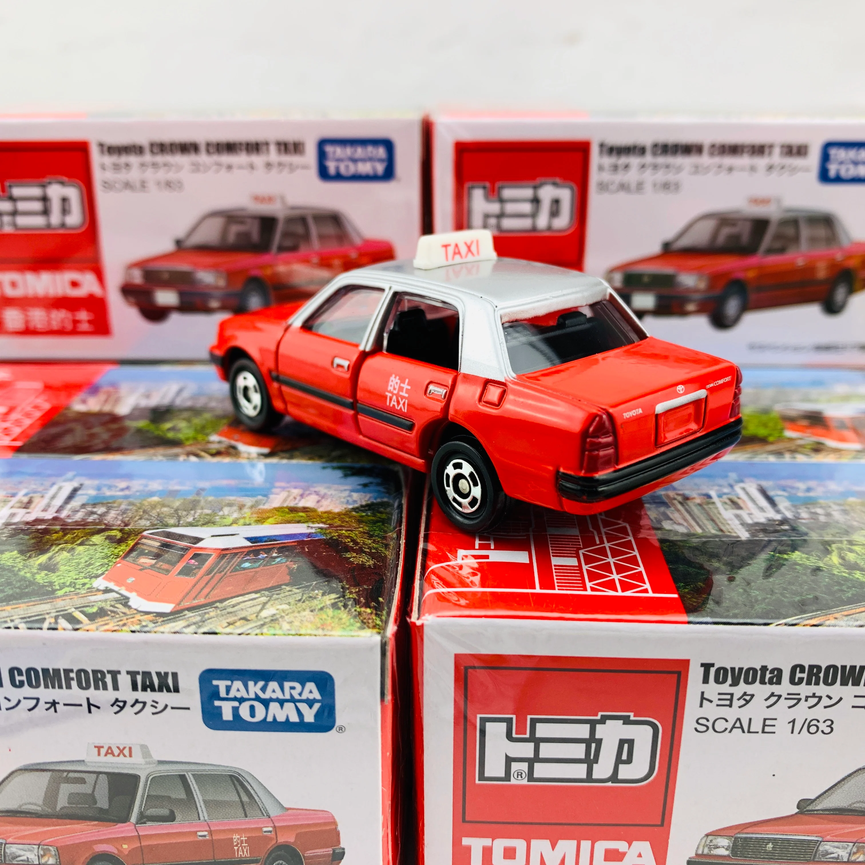 Tomica Toyota Crown Comfort Taxi RED (City) 香港的士 4904810453116 - Image 3