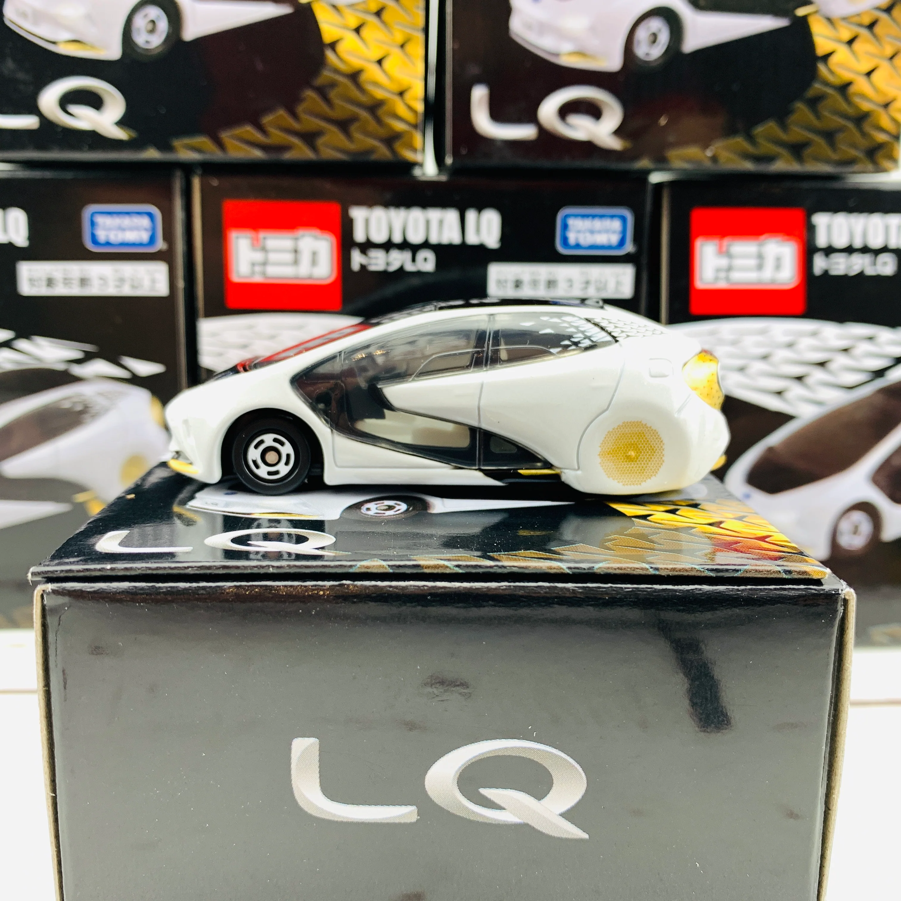 Tomica Toyota LQ - Image 4