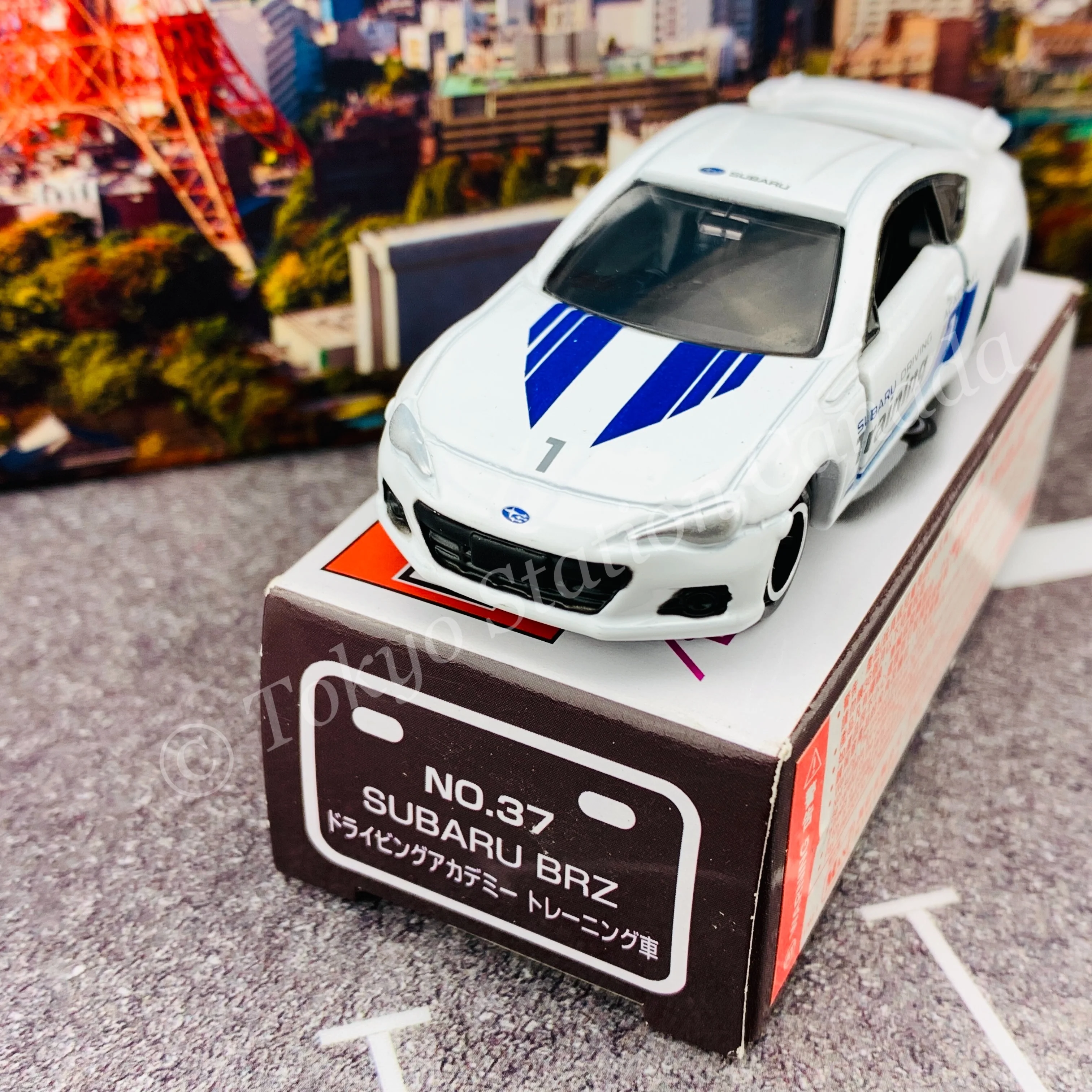 TOMICA x AEON No. 37 SUBARU BRZ (SUBARU DRIVING Training) 4904810966784 - Image 2