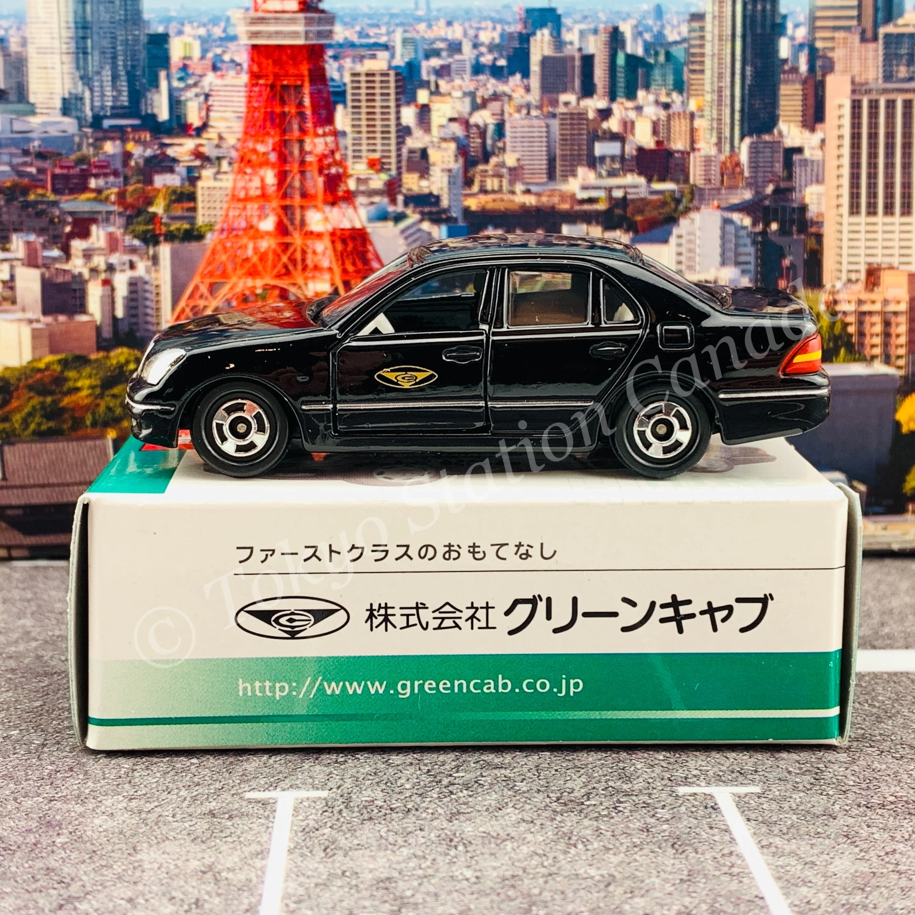 TOMICA x GULLIVER Green Cab HIRE Toyota Celsior (UCF31) 4520386111368 - Image 2