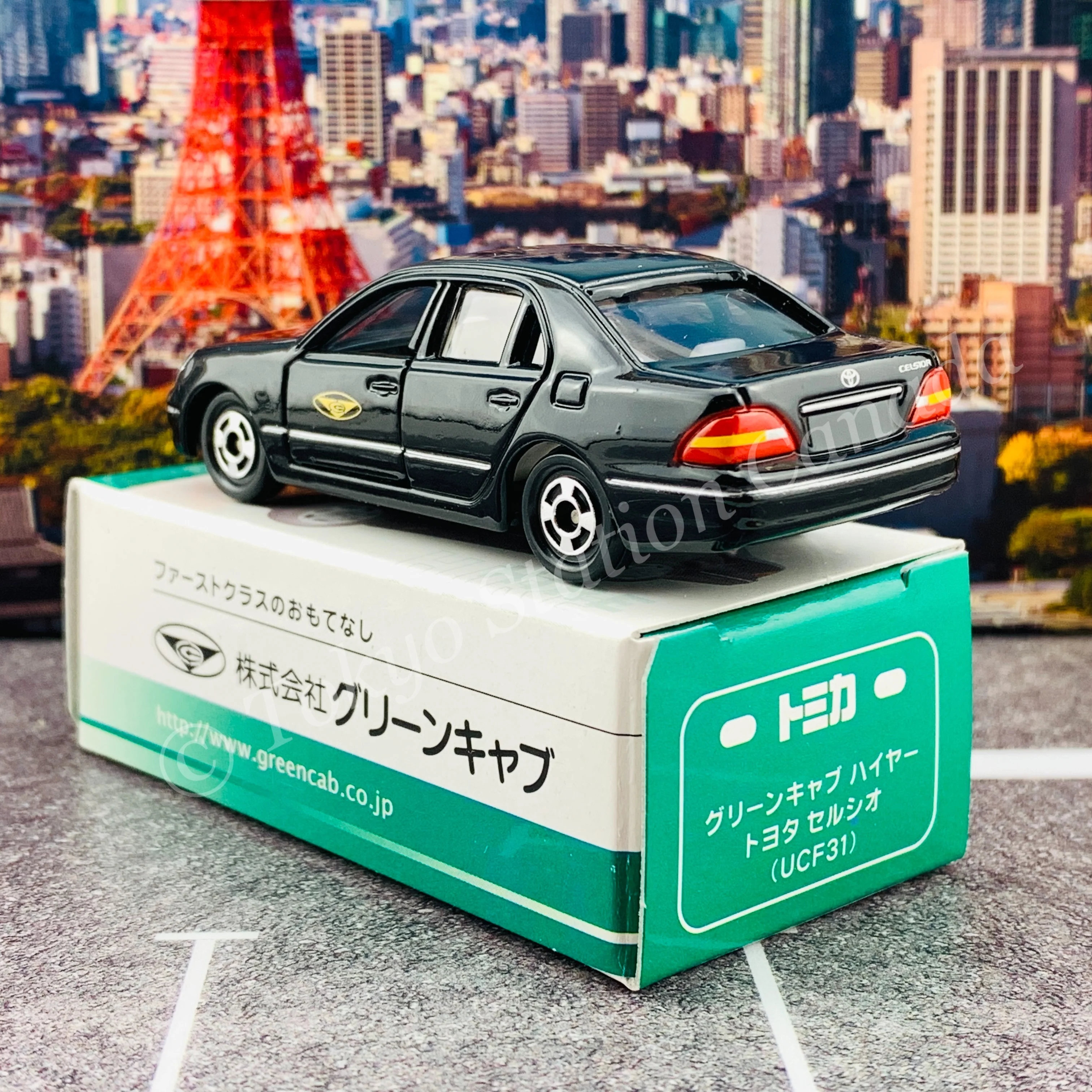 TOMICA x GULLIVER Green Cab HIRE Toyota Celsior (UCF31) 4520386111368 - Image 3