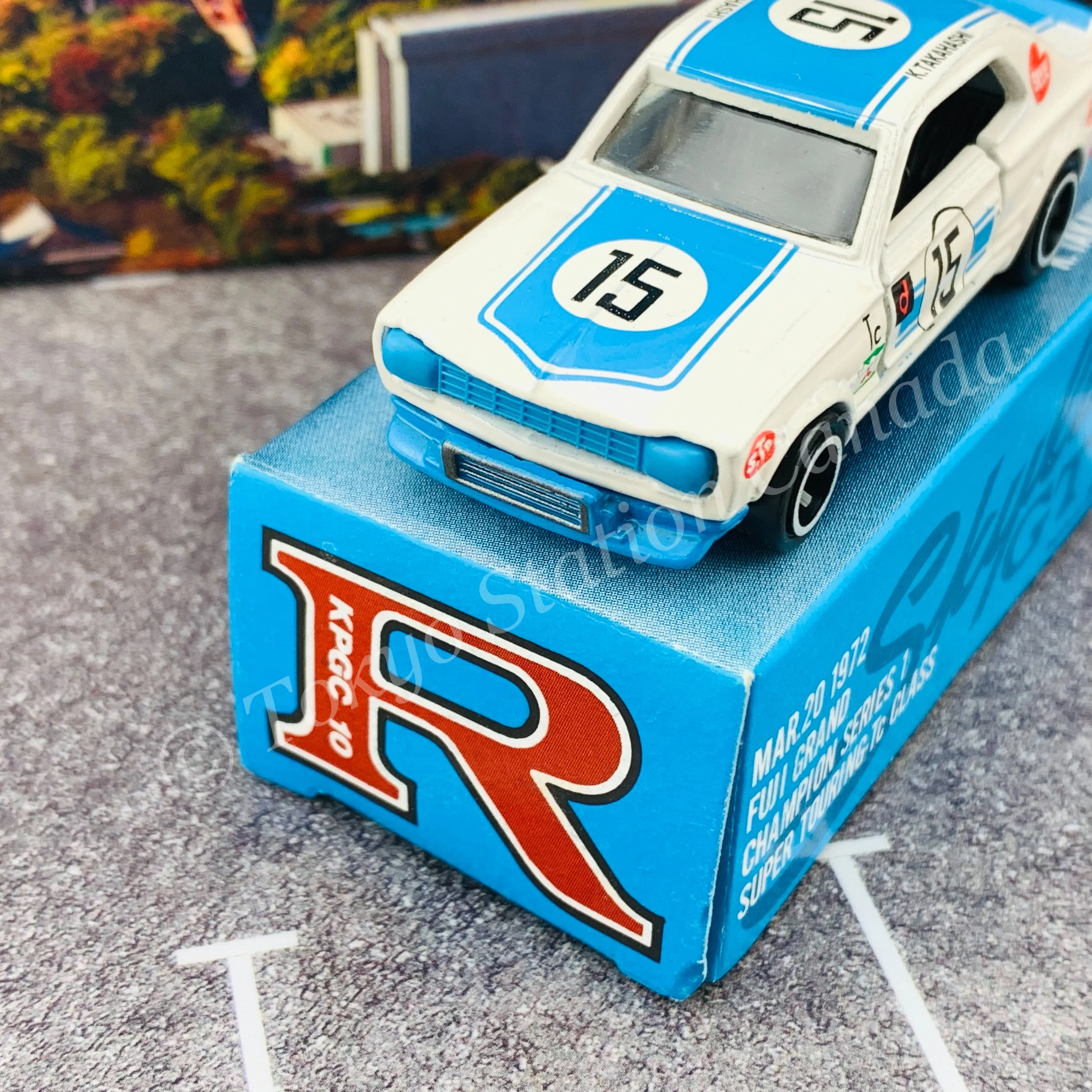 TOMICA x II ADO COMPANY Skyline HT 2000 GT-R (KPGC10) Winner K. TAKAHASHI MADE IN JAPAN - Image 3