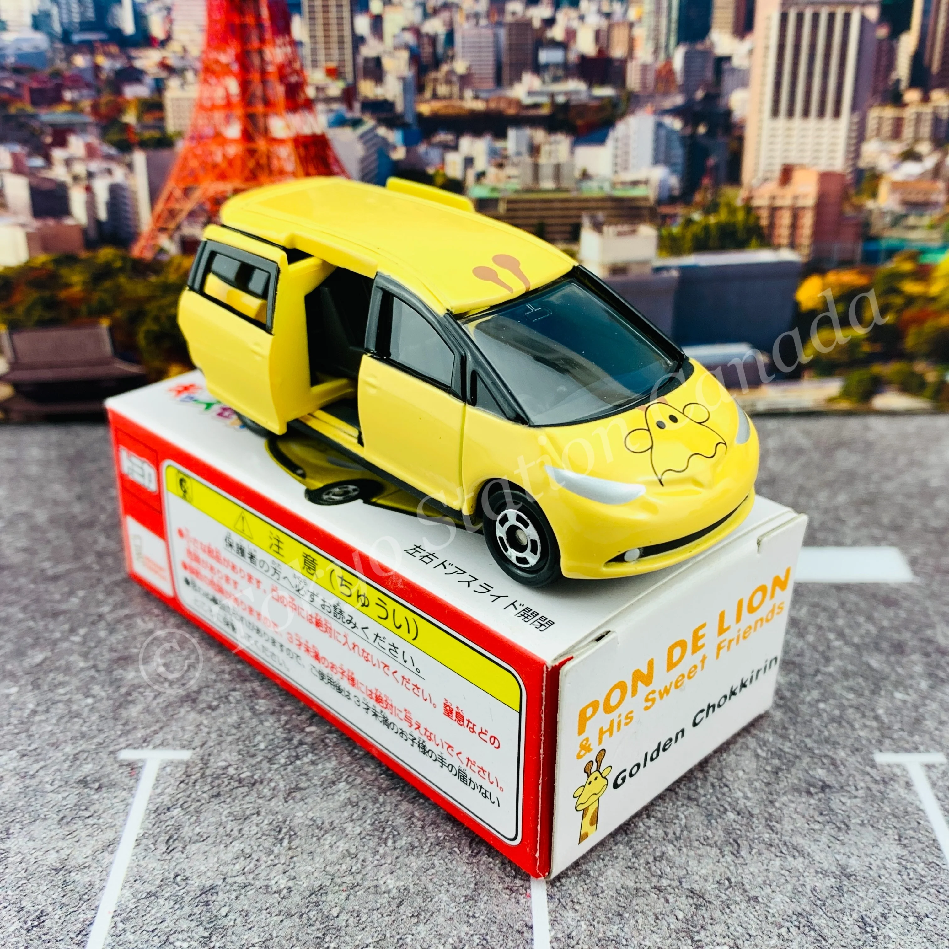 TOMICA x PON DE LION & His Sweet Friends - Golden Chokkirin (Toyota Estima) Presented by Mister Donut - Image 4