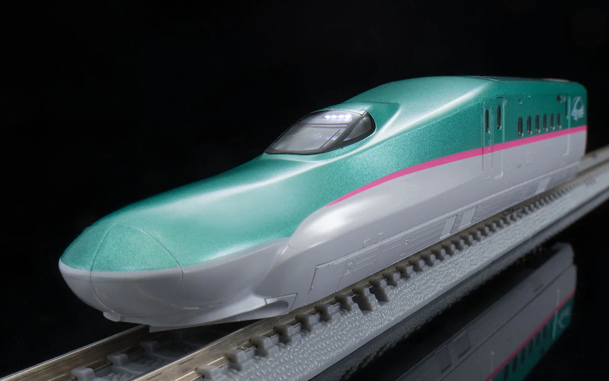TOMIX FIRST CAR MUSEUM JR E5 Tohoku SHINKANSEN "Hayabusa" FM-001 - Image 3