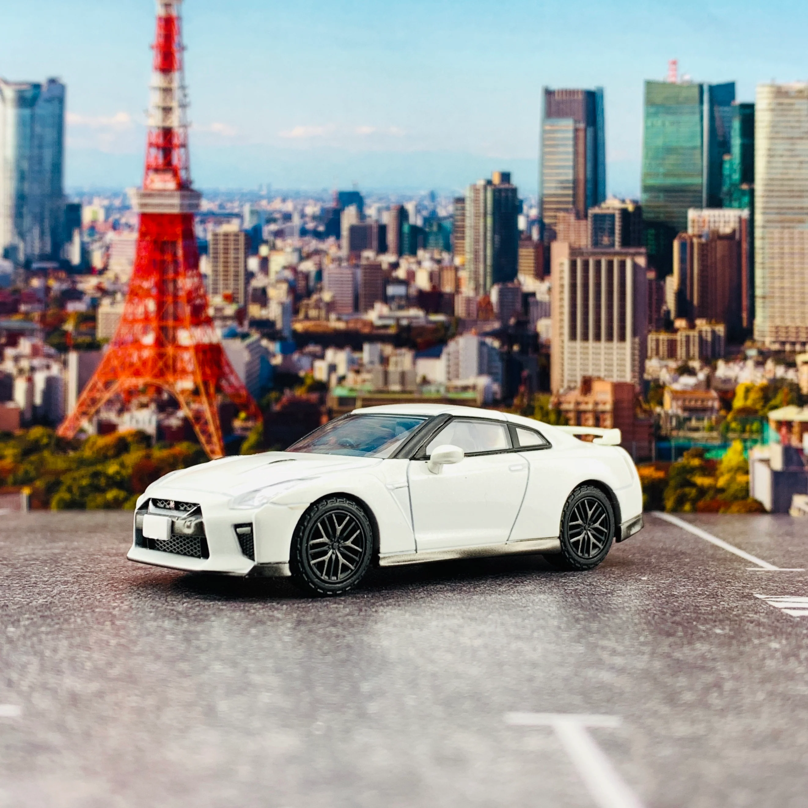 Tomica Limited Vintage Neo 1/64 Nissan GTR Premium Edition 2017 Model WHITE LV-N148c - Image 2