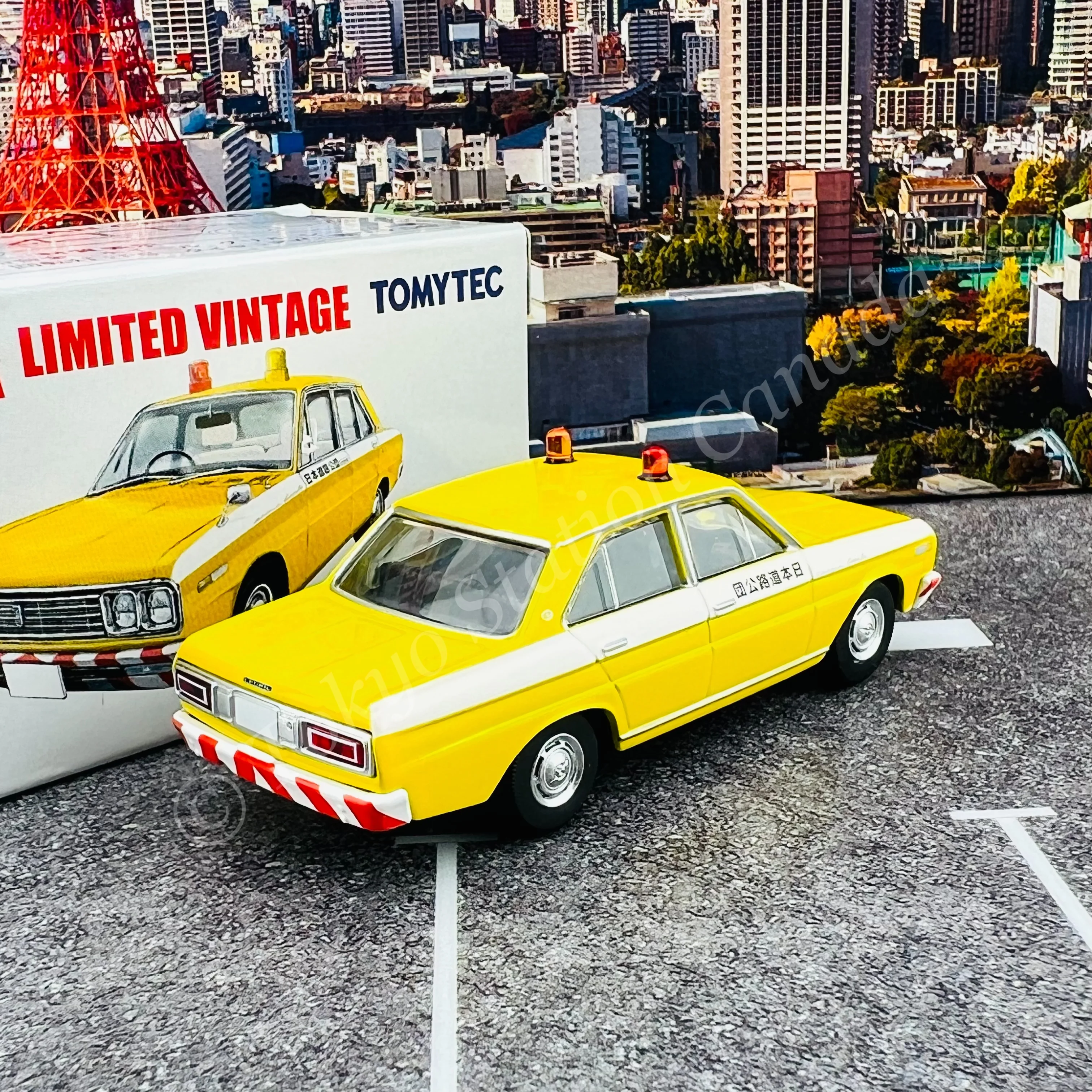 TOMYTEC TLV 1/64 NISSAN CEDRIC (Road Public Corporation Vehicle) lv-33a - Image 2